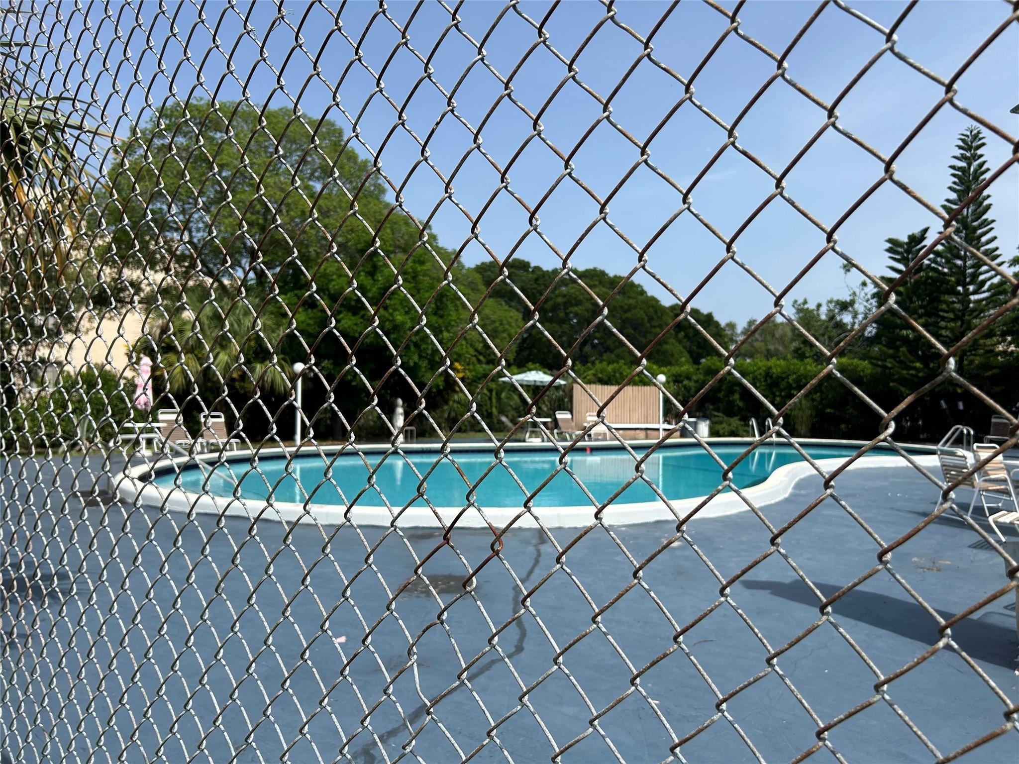 Somerset Dr, Lauderdale Lakes, FL 33311