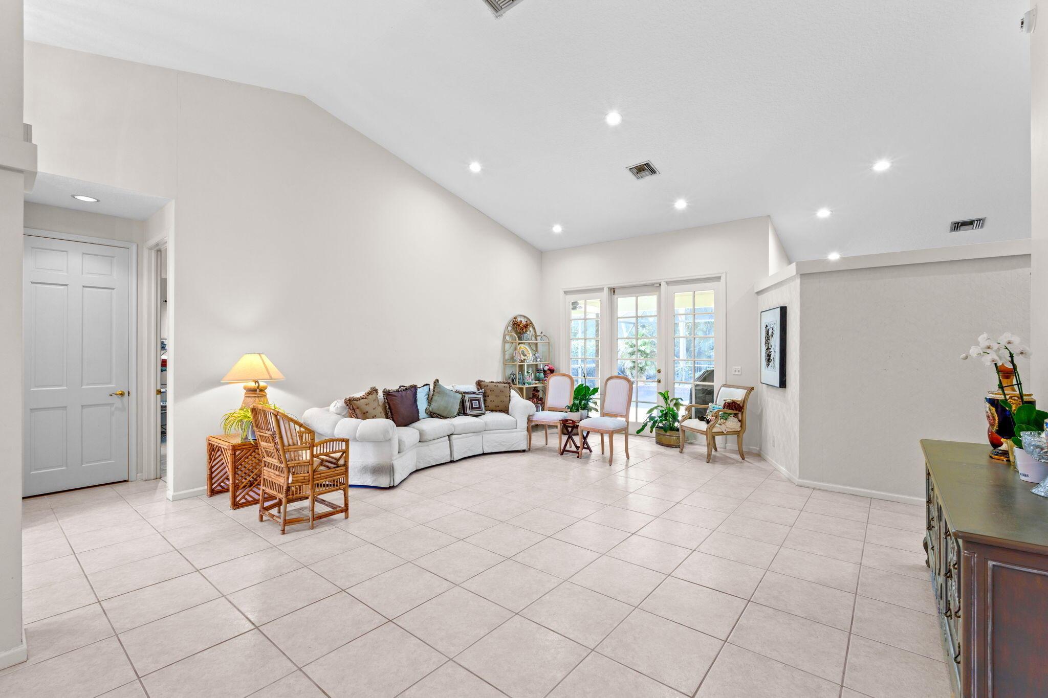 Cypress Hollow Dr, Palm Beach Gardens, FL 33418