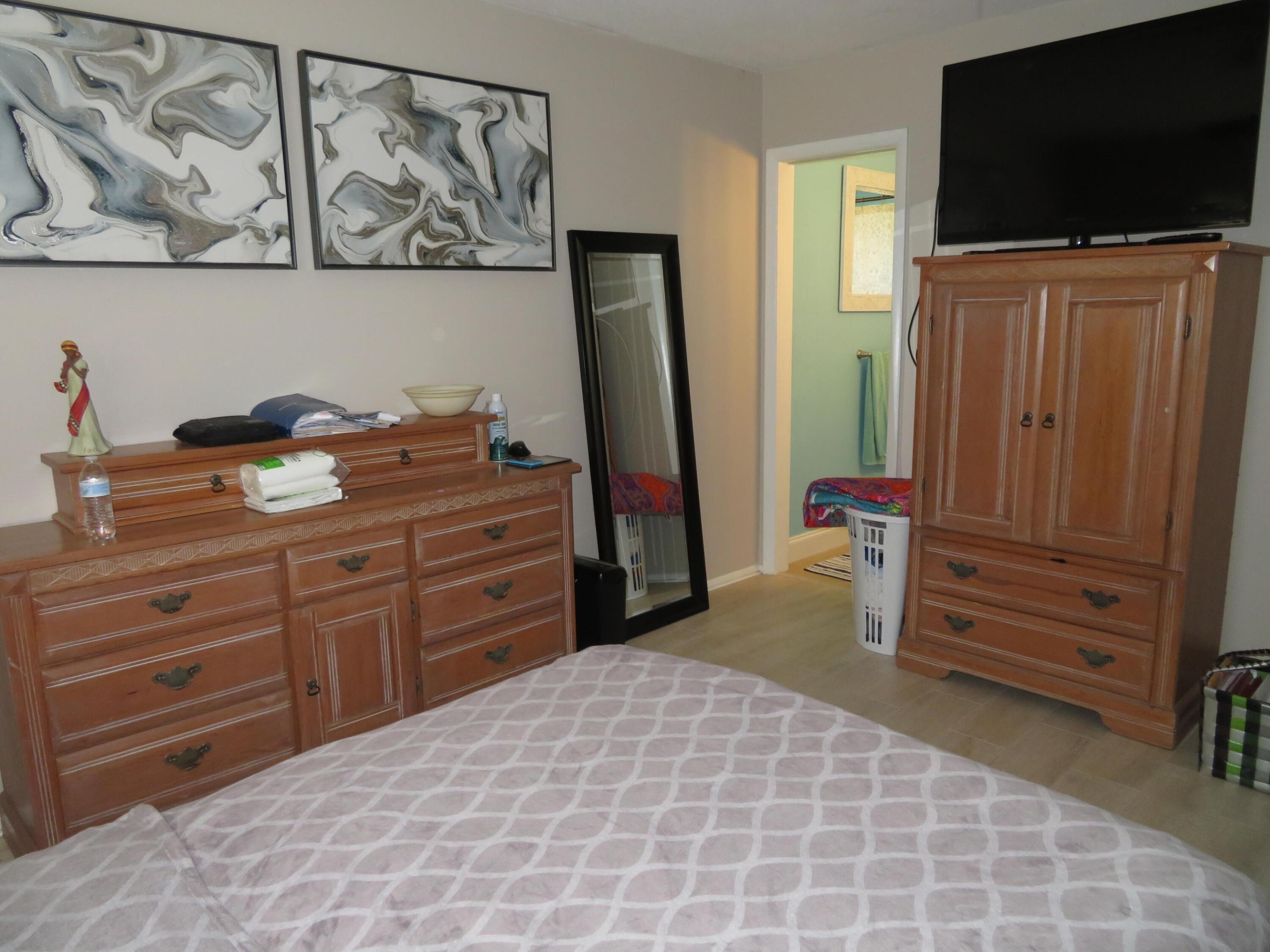 Ashley Dr W, West Palm Beach, FL 33415