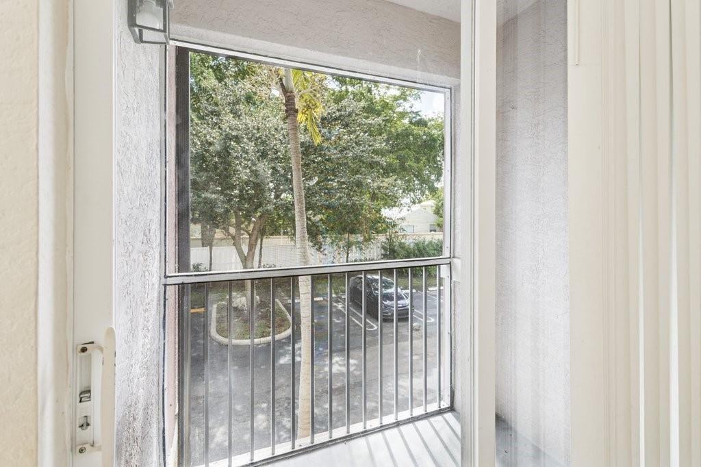 W Sample Rd, Coral Springs, FL 33067