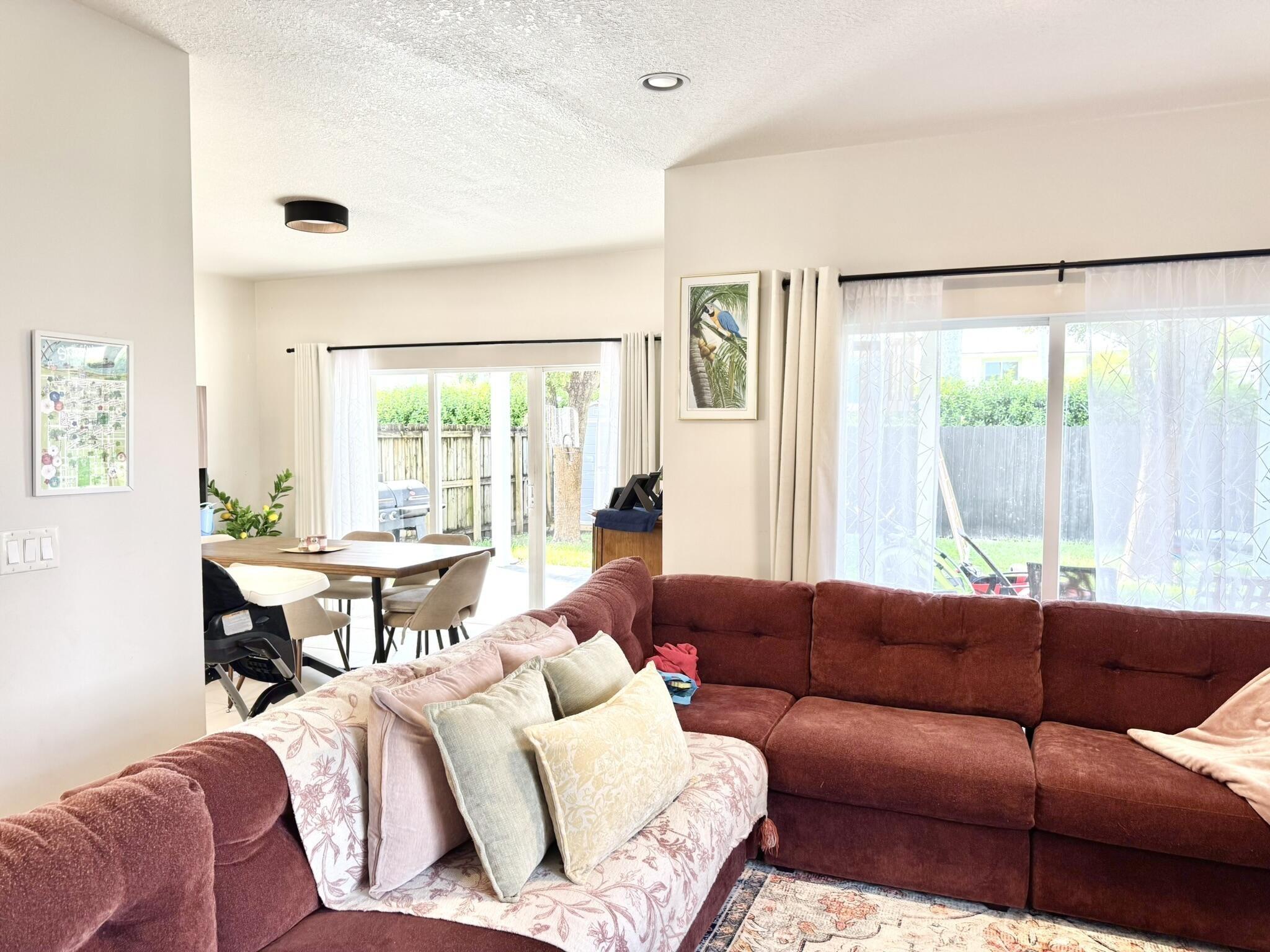 Ne 33rd Ter, Homestead, FL 33033
