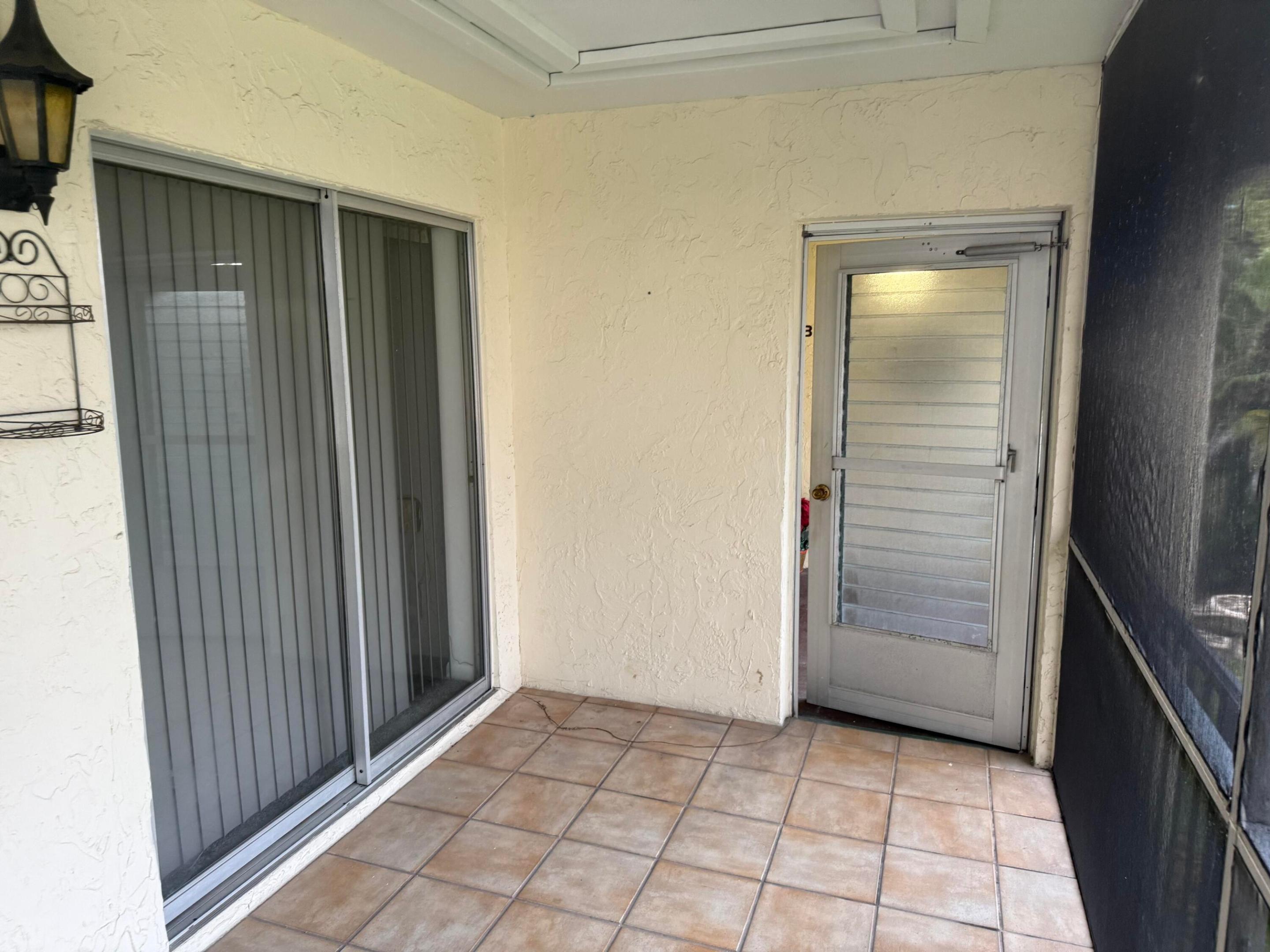 La Pinata Blvd, Greenacres, FL 33463