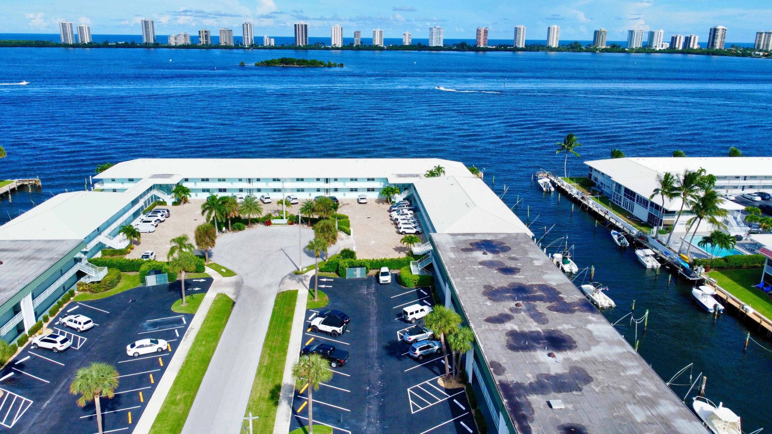 Wettaw Ln, North Palm Beach, FL 33408