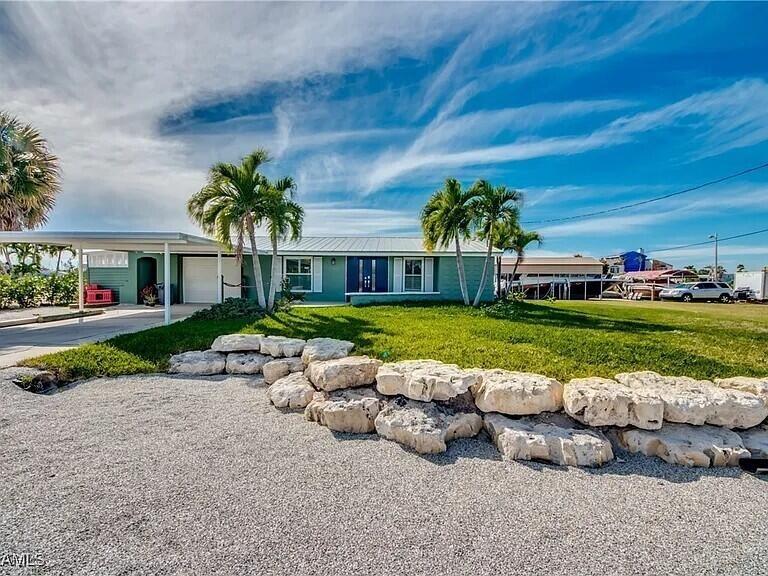 Cussell Dr, Saint James City, FL 33956