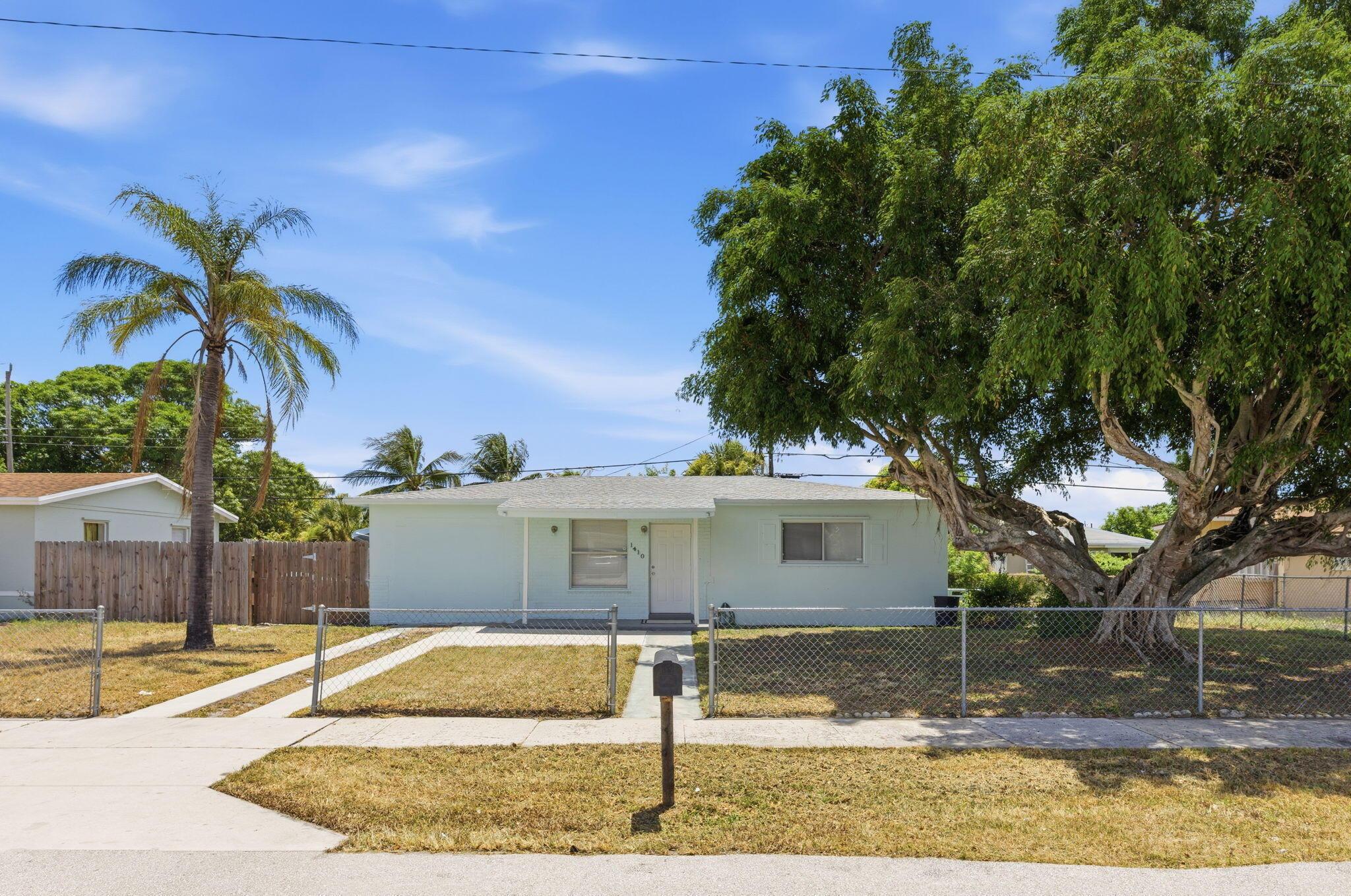 Nw 1st Ct, Boynton Beach, FL 33435