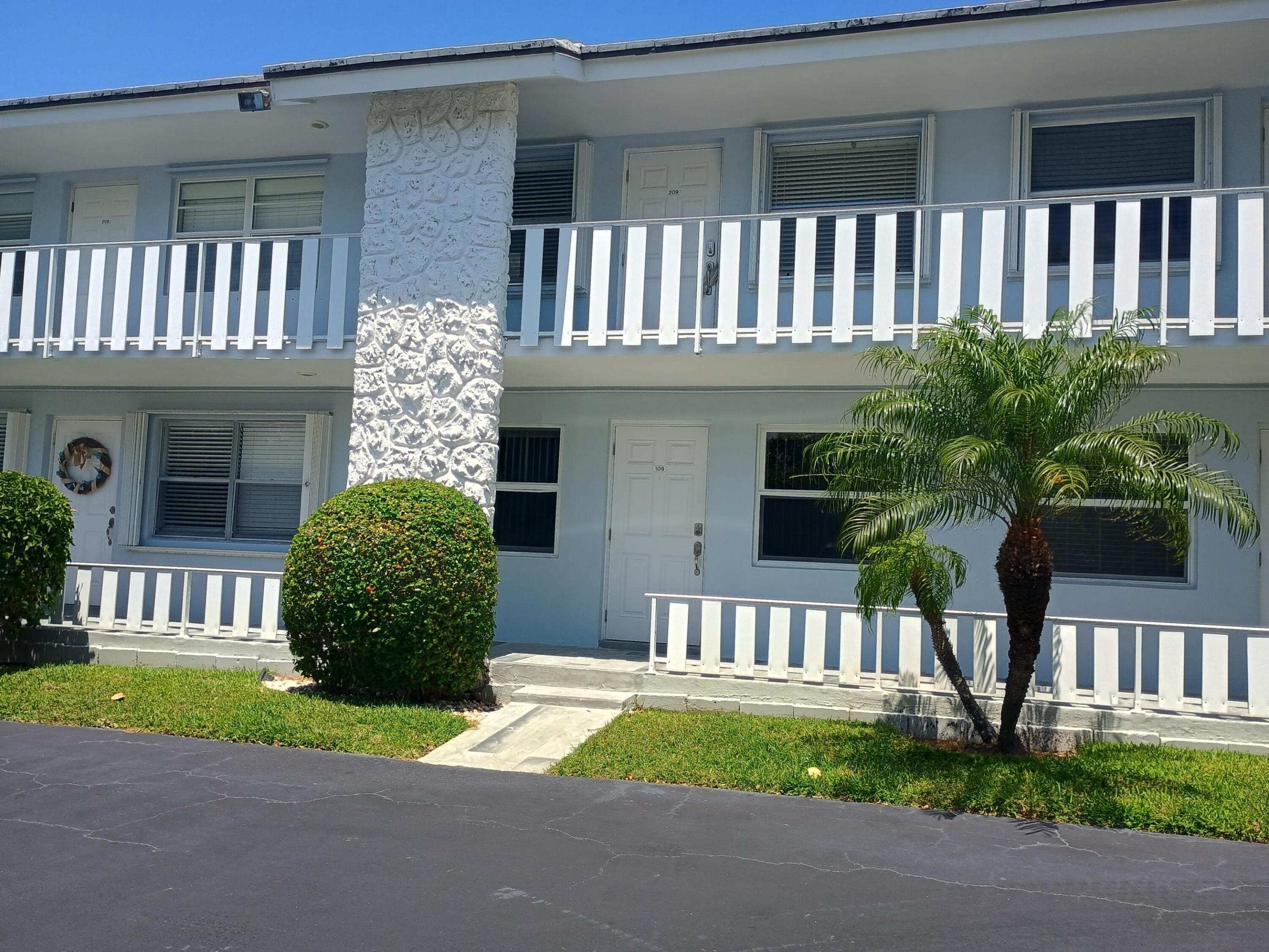 N Ocean Blvd, Ocean Ridge, FL 33435