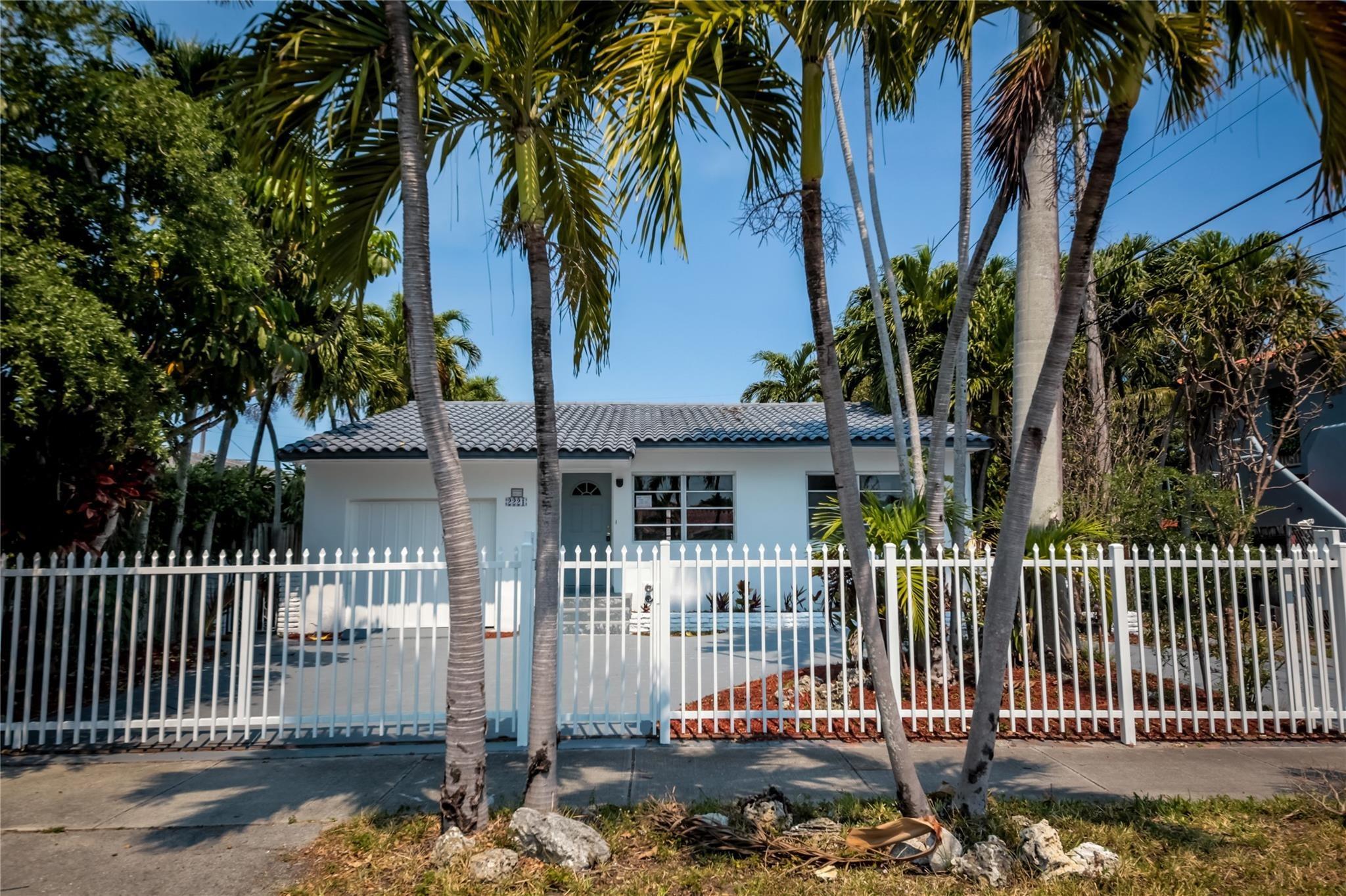 Sw 13th St, Miami, FL 33145