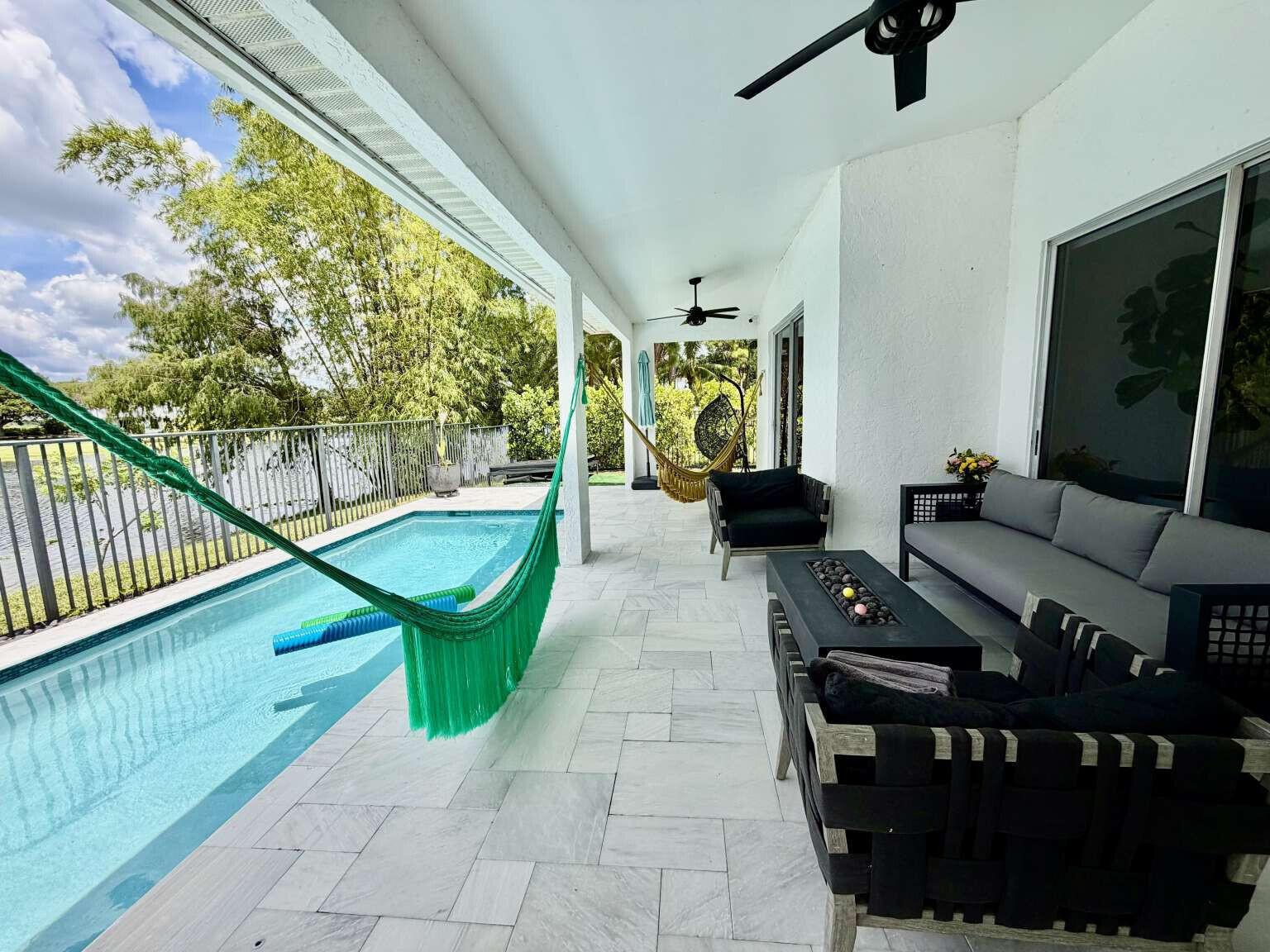 Saratoga Blvd W, Royal Palm Beach, FL 33411