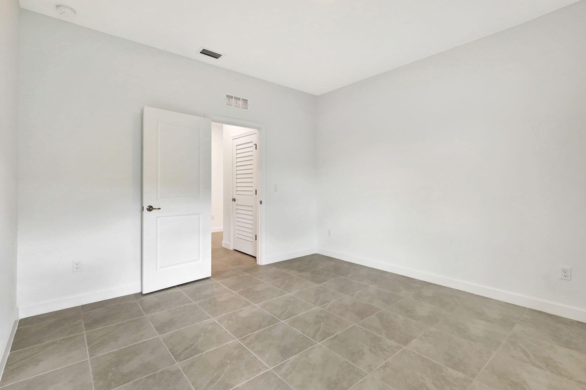Sw Harker St, Port Saint Lucie, FL 34987