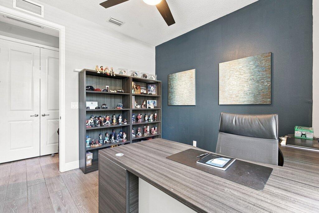 70th Pl N, West Palm Beach, FL 33412