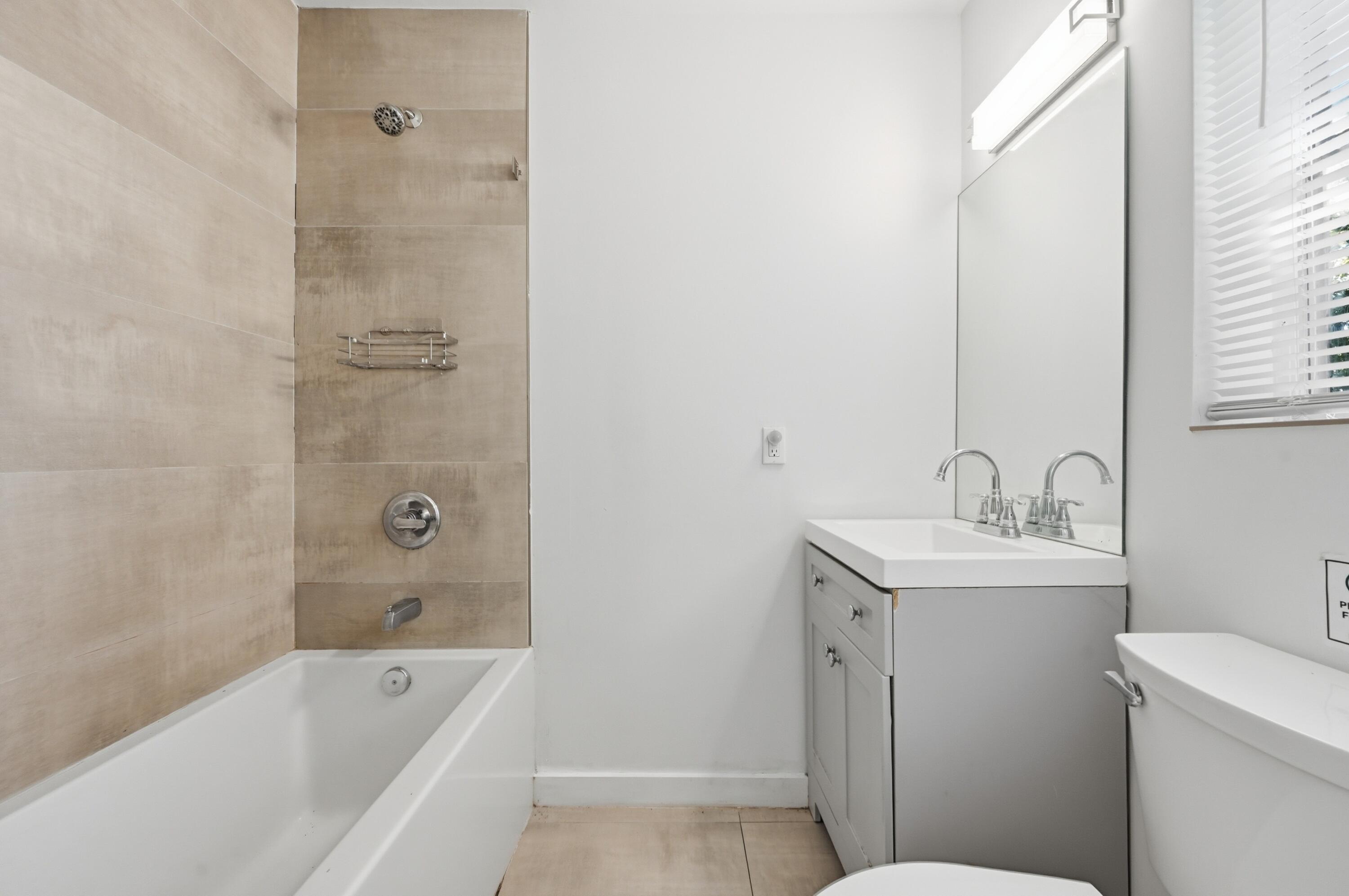 Ne 36th St, Oakland Park, FL 33334