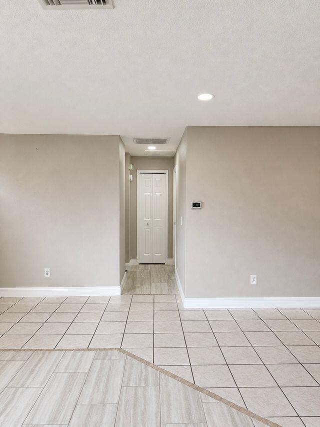 Ironwood Ct E, Oldsmar, FL 34677