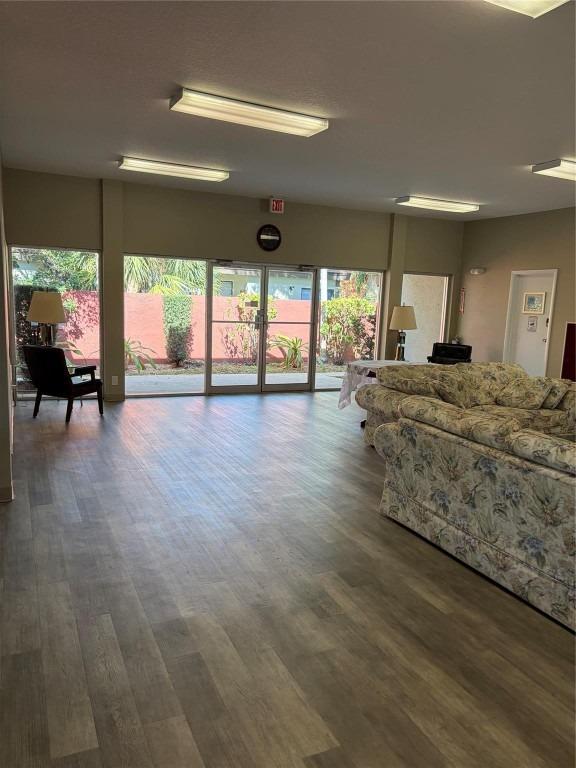 Jacaranda Country Club Dr # 121, Plantation, FL 33324
