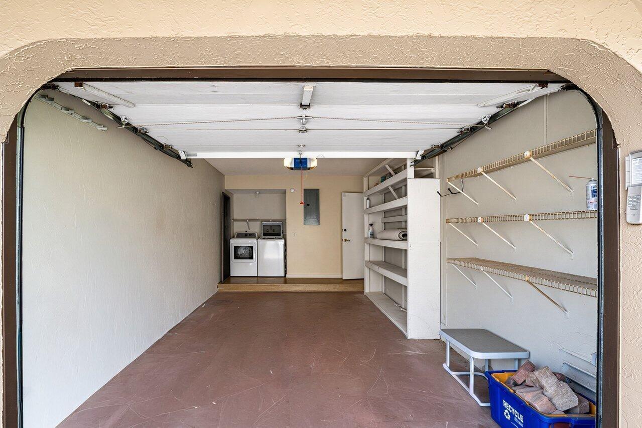 Las Brisas Cir, Boca Raton, FL 33433