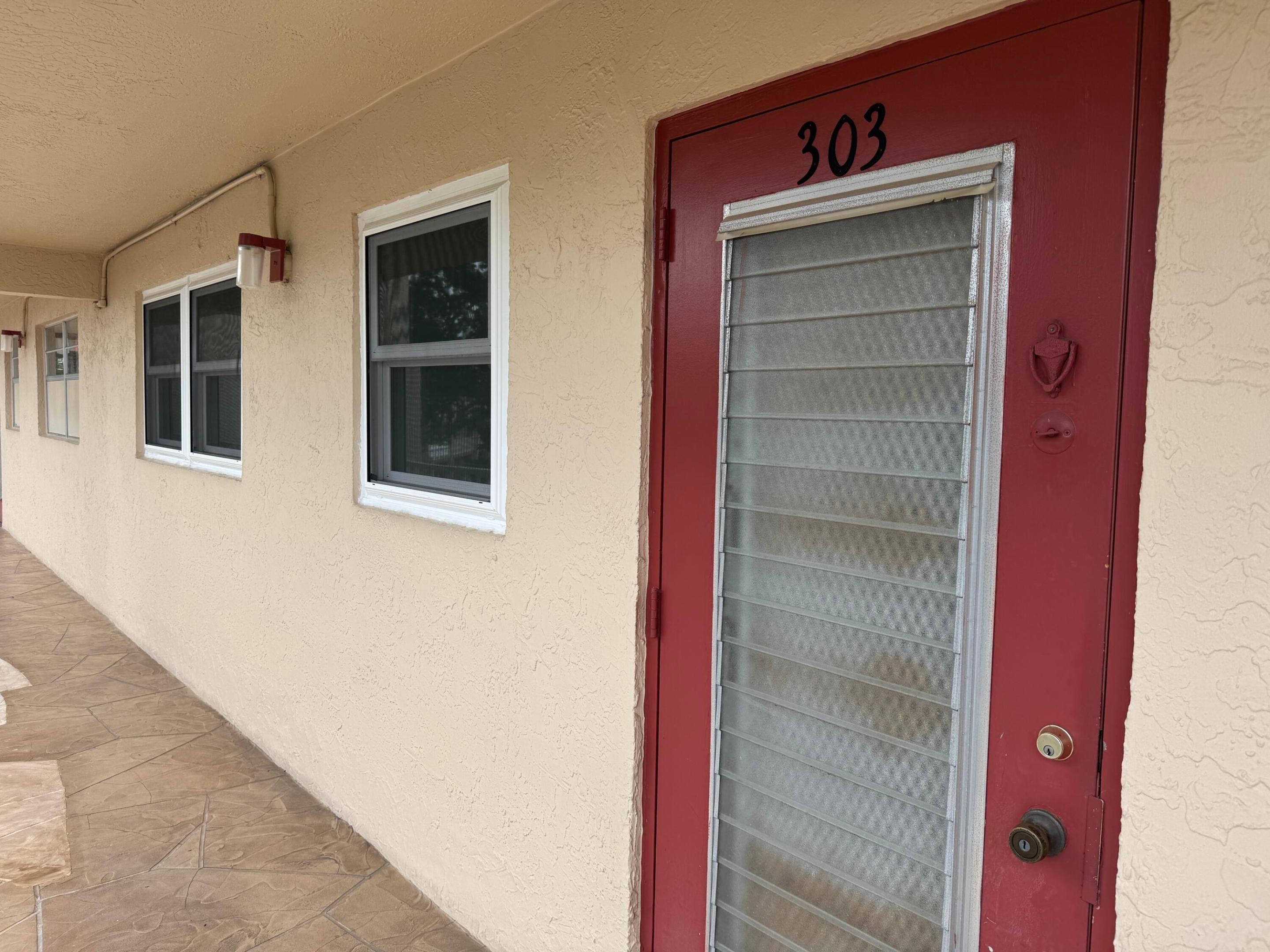 Country Club Dr, Margate, FL 33063