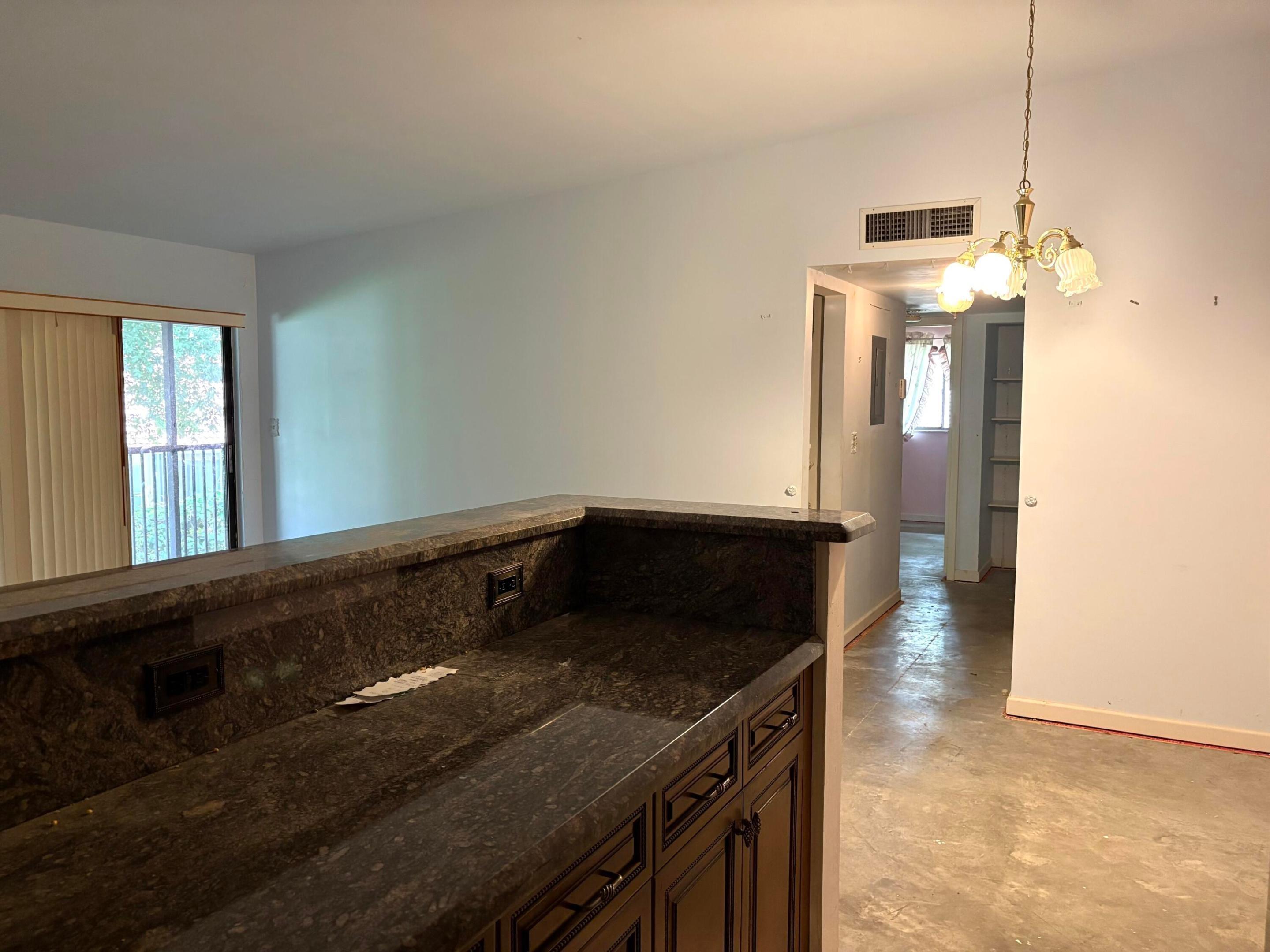 S Belfort Cir, Tamarac, FL 33321