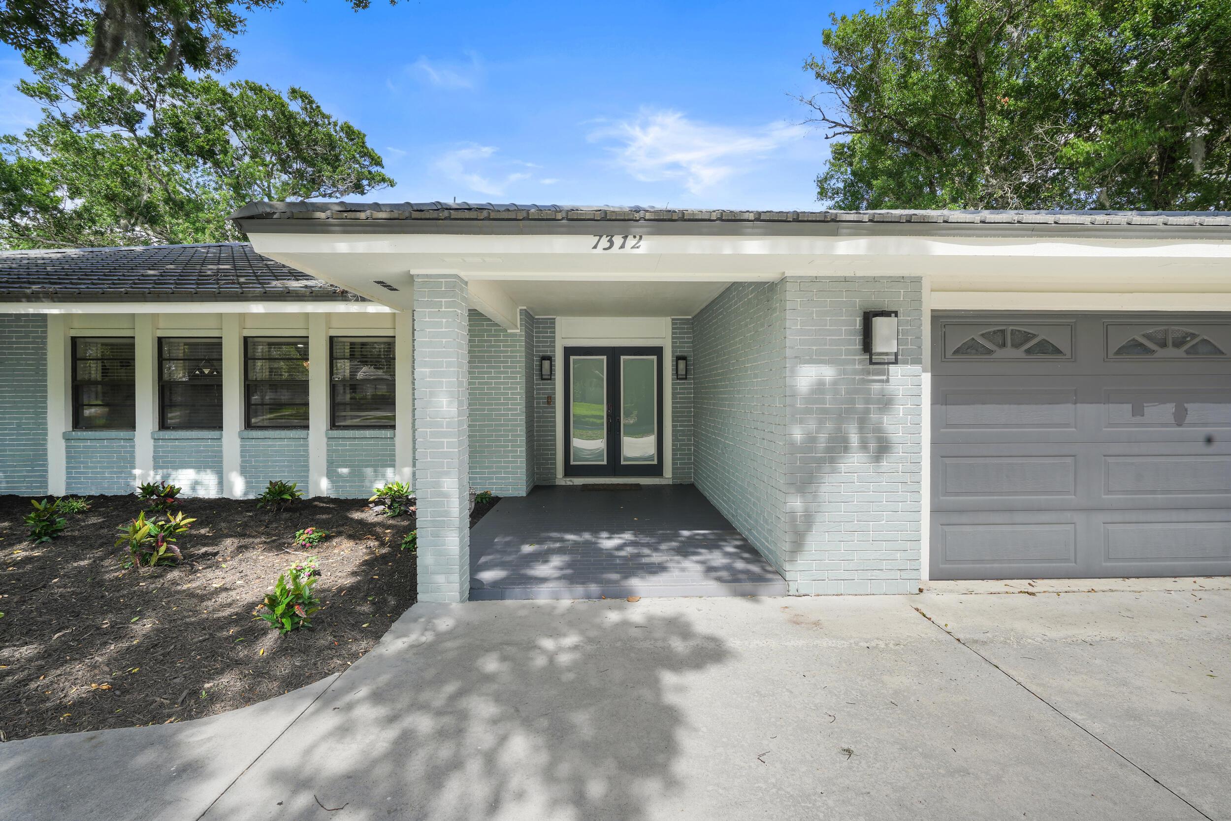 Elyse Cir, Port Saint Lucie, FL 34952