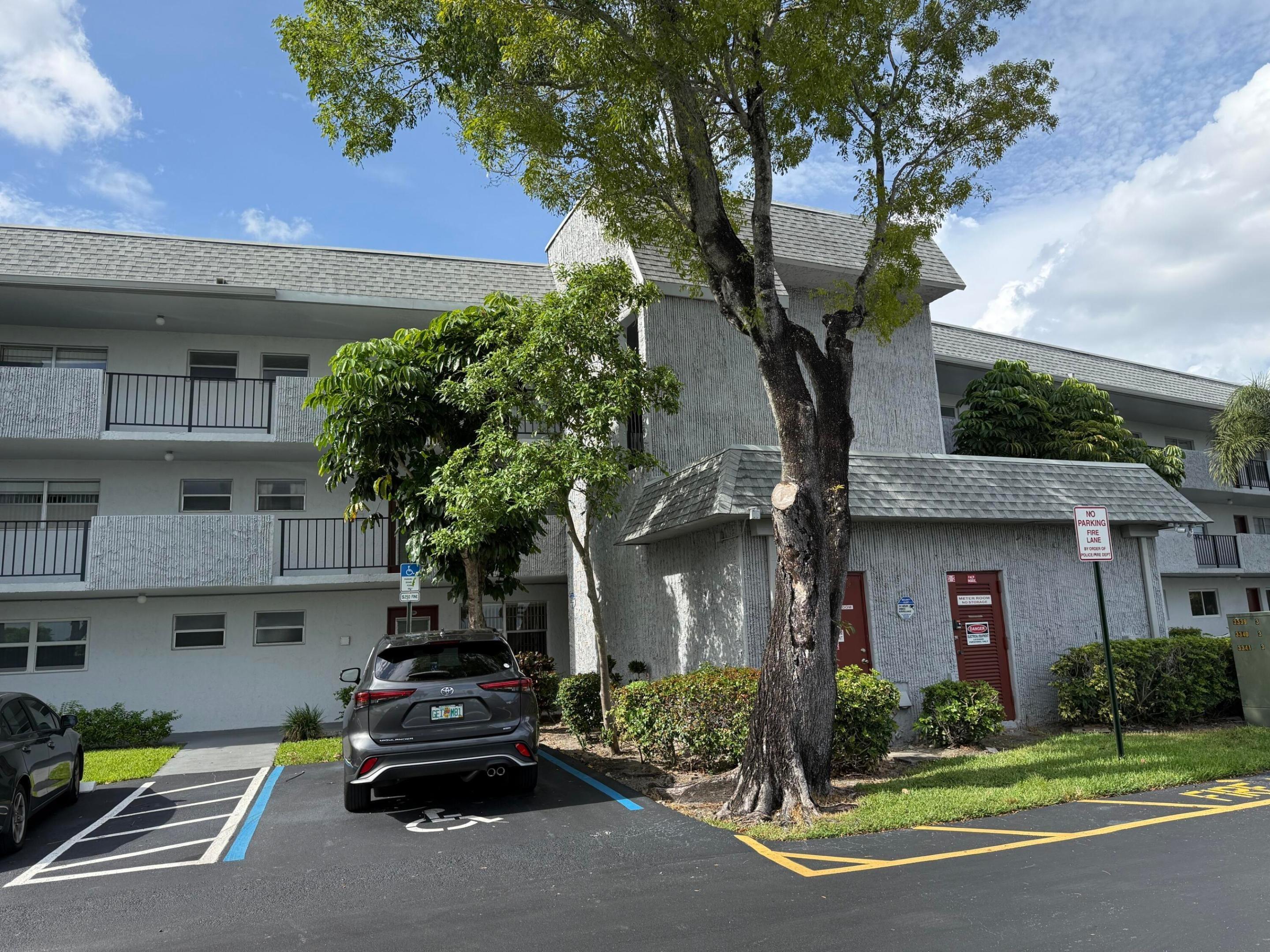 Nw 61st St, Tamarac, FL 33321