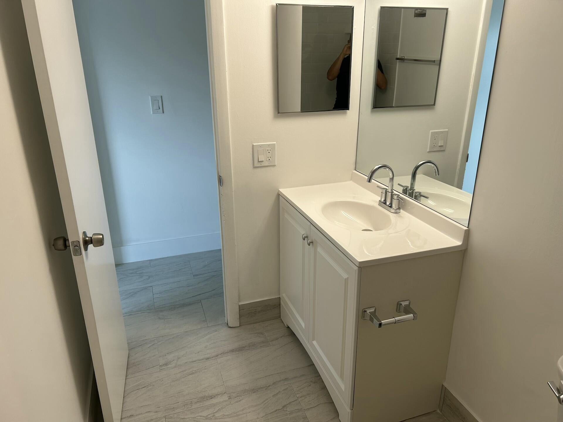 N Pine Island Rd, Plantation, FL 33324