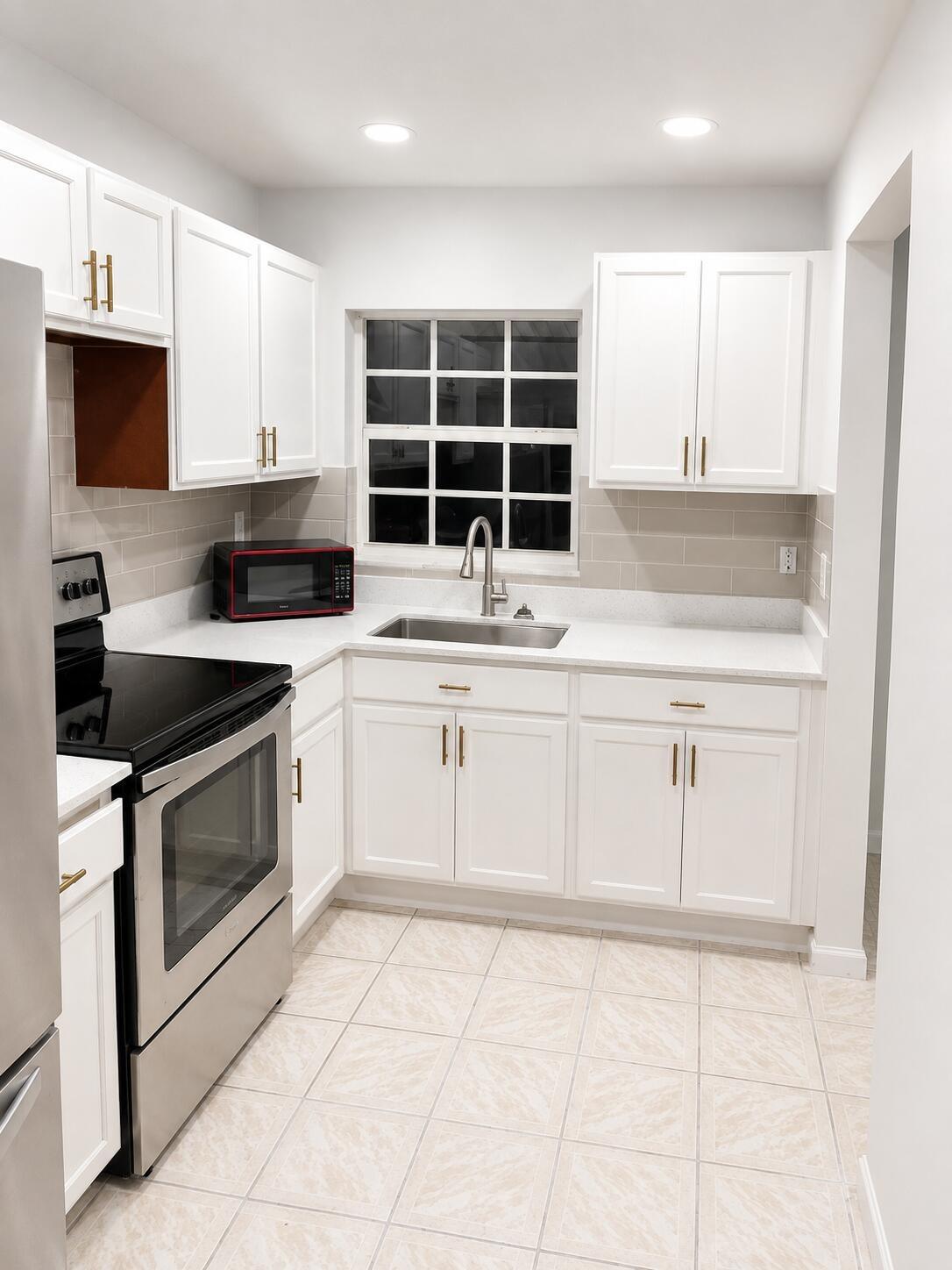 W 22nd Ct, Riviera Beach, FL 33404