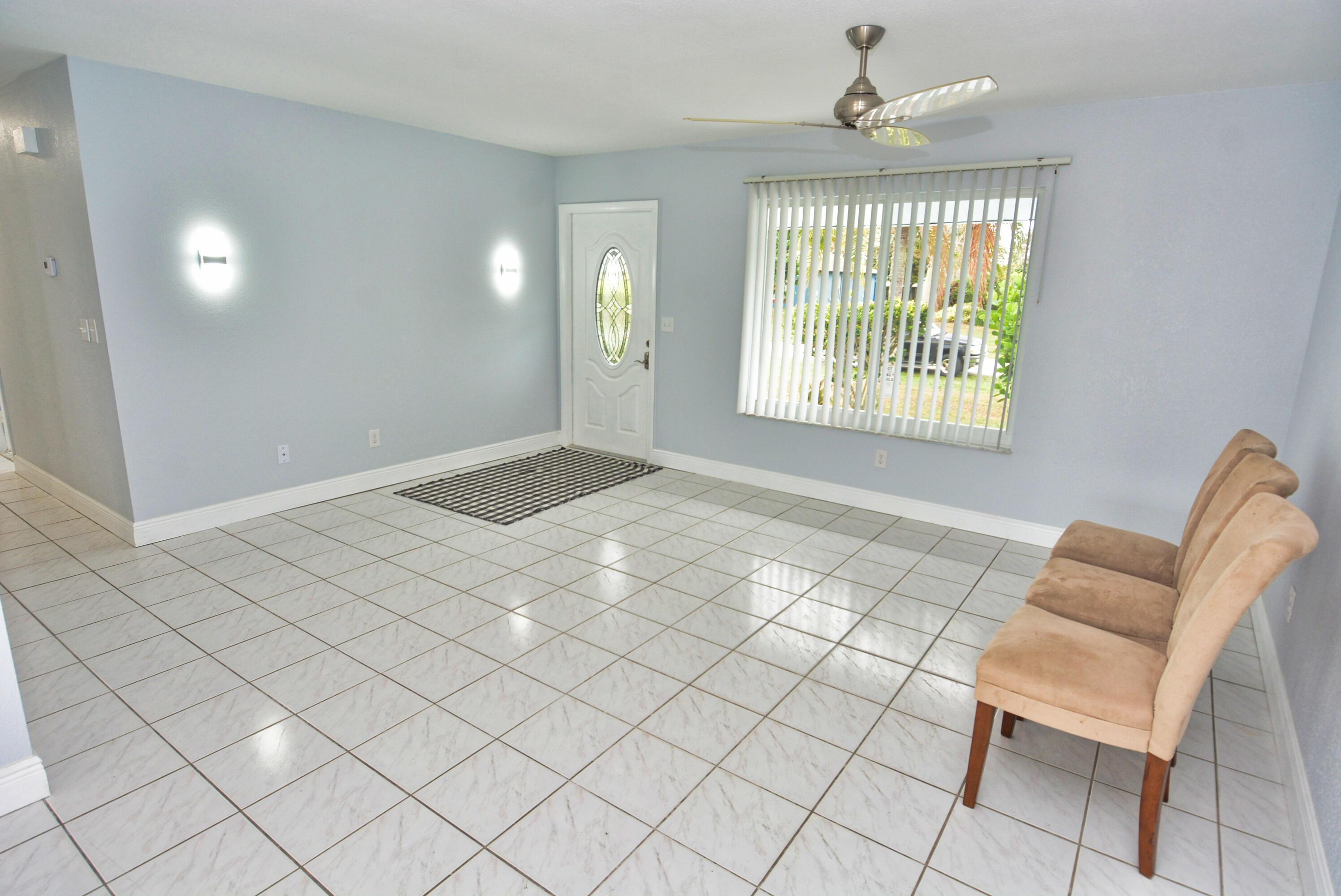 Se Streamlet Ave, Port Saint Lucie, FL 34983