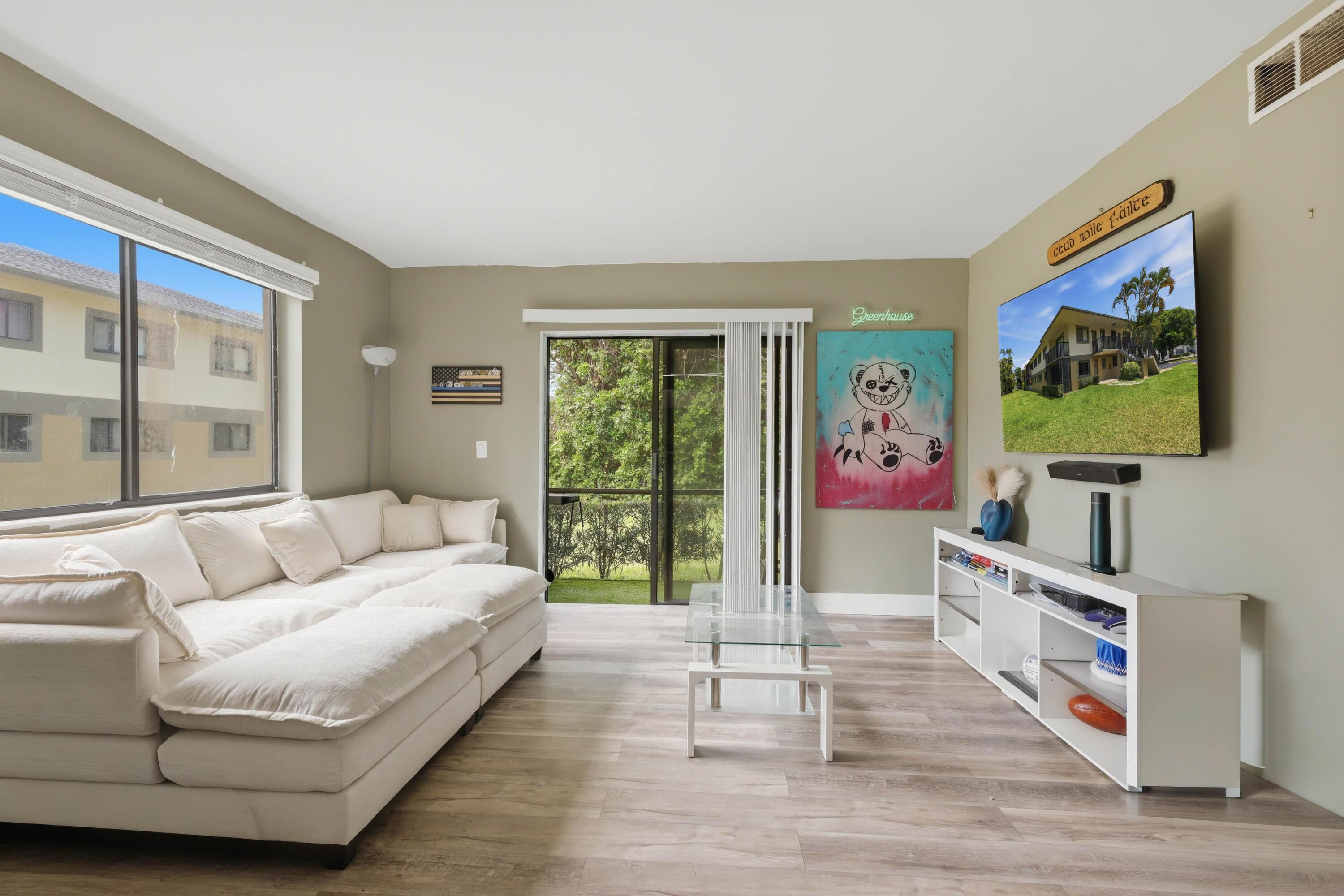 Trace Cir, Deerfield Beach, FL 33441