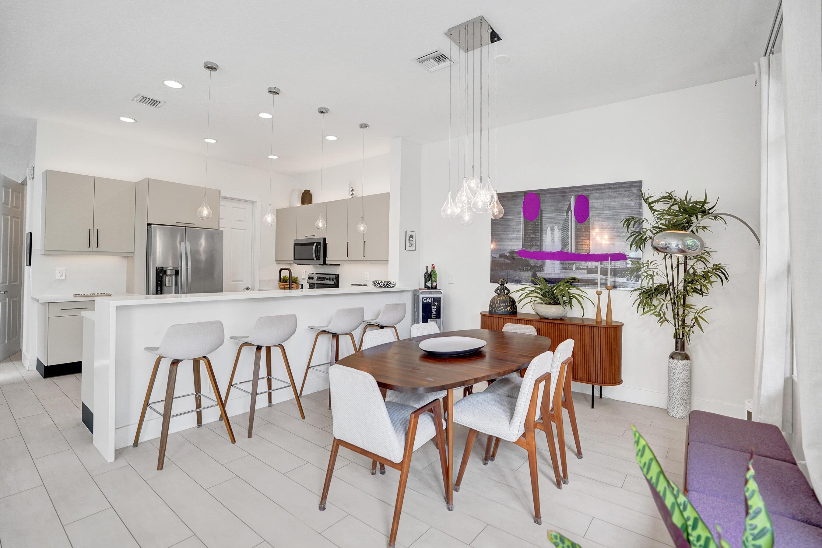 Ne 9th Ave, Wilton Manors, FL 33334