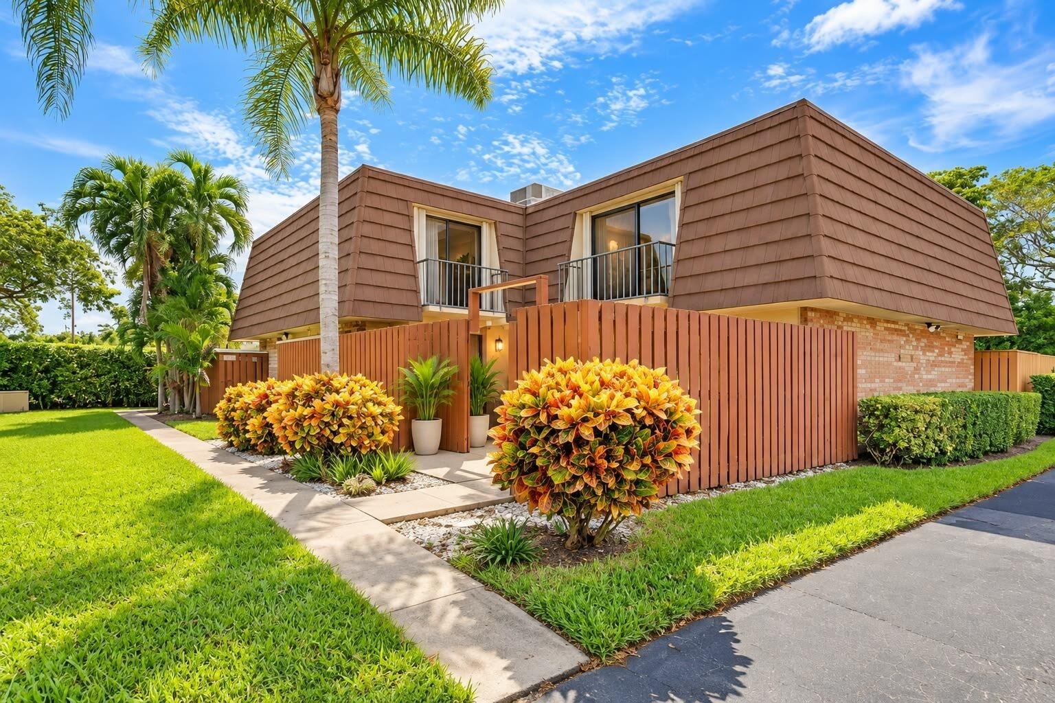 August Dr, Lake Worth, FL 33461