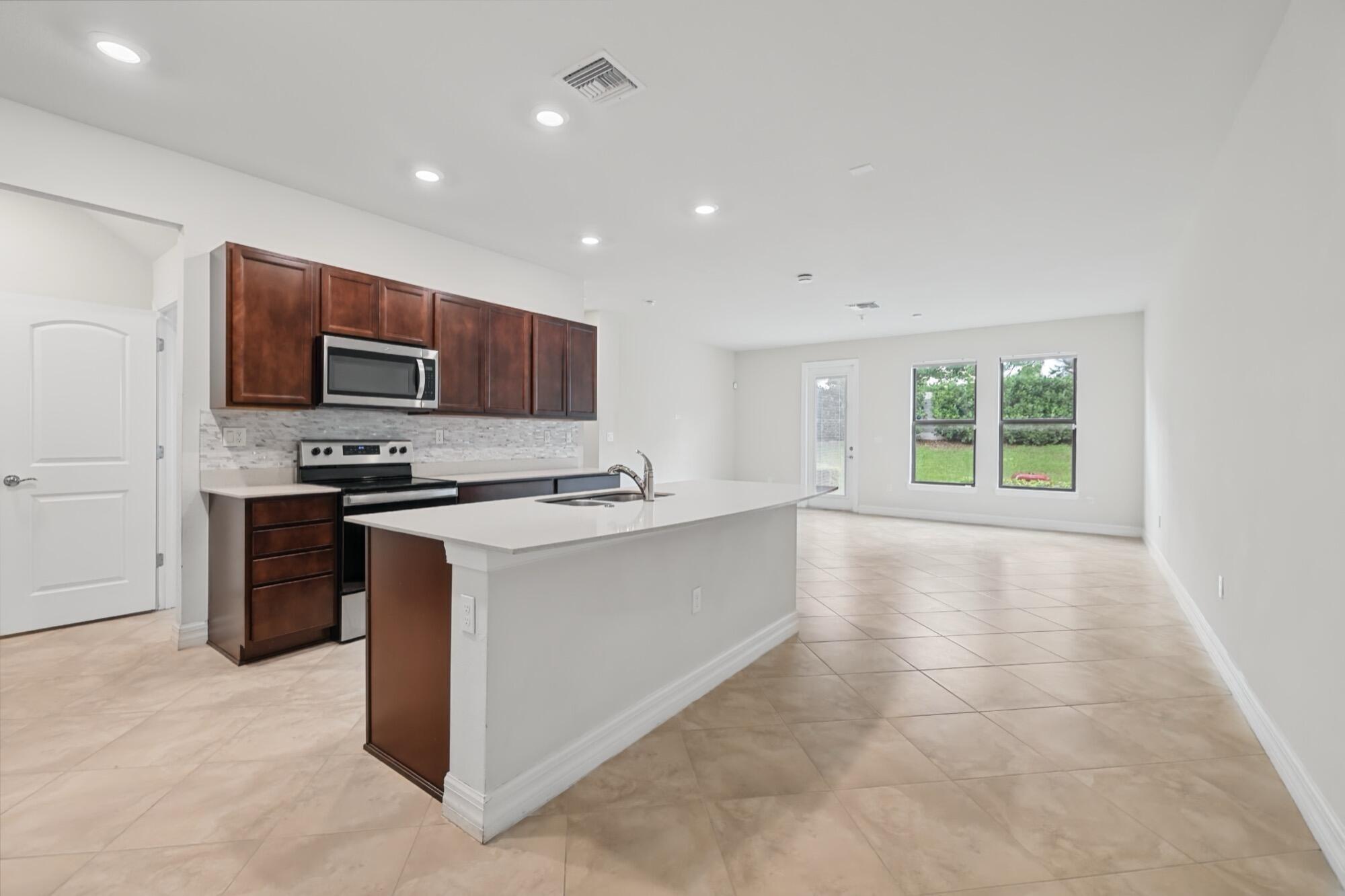 Appleton Cir E, Fort Lauderdale, FL 33309