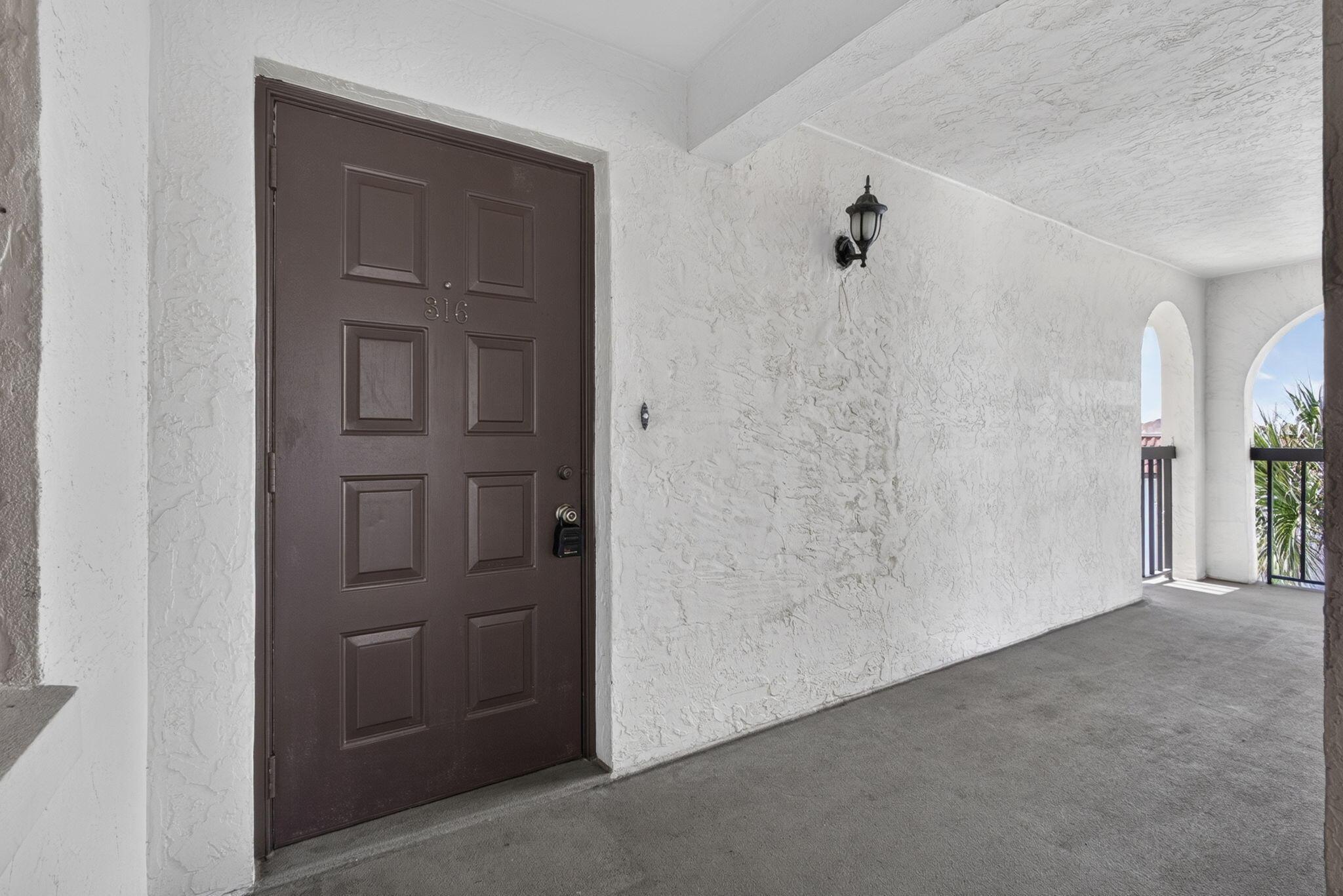 Lake Cir, North Palm Beach, FL 33408