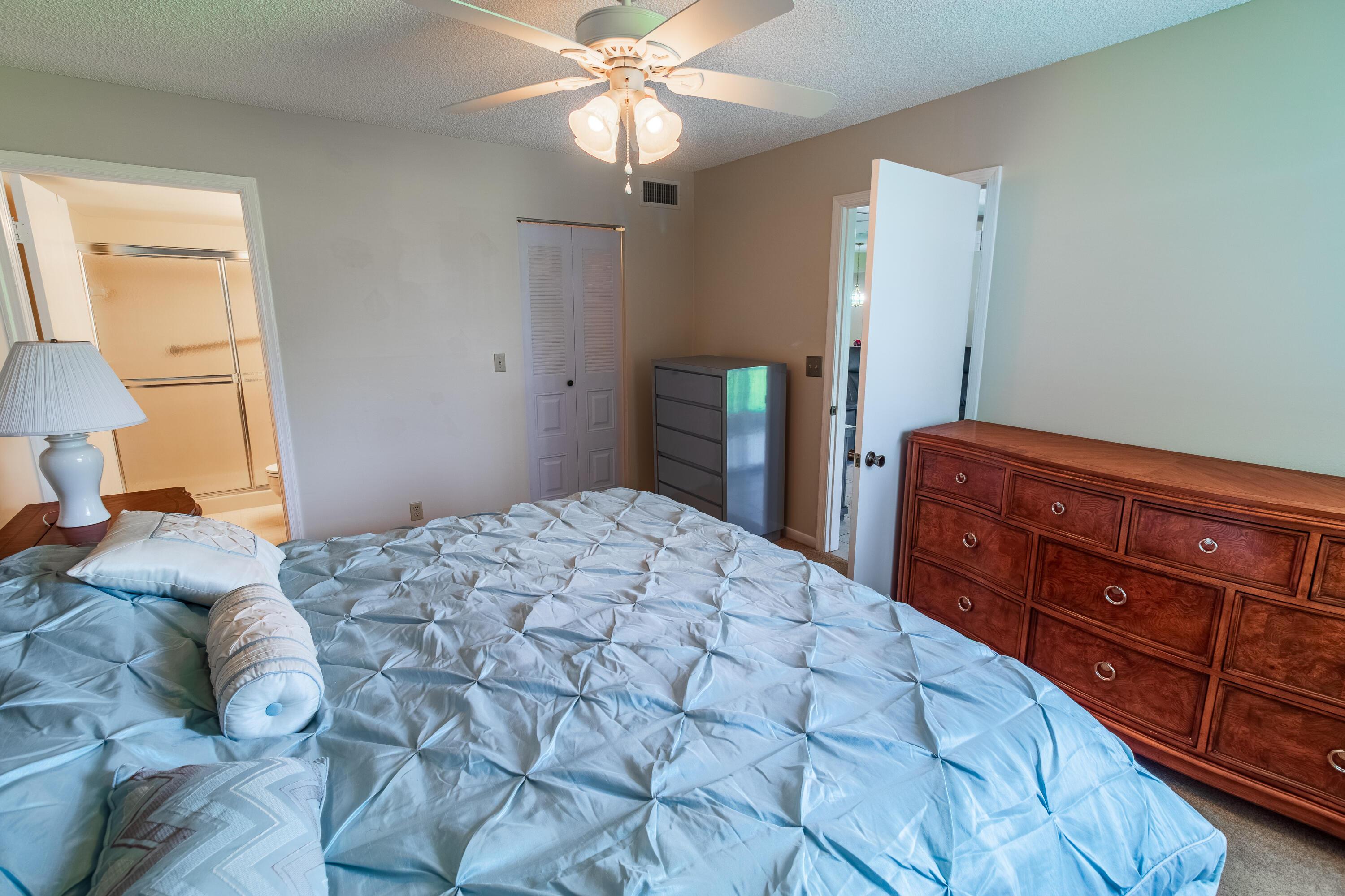 Lucerne Lakes Blvd E, Lake Worth, FL 33467
