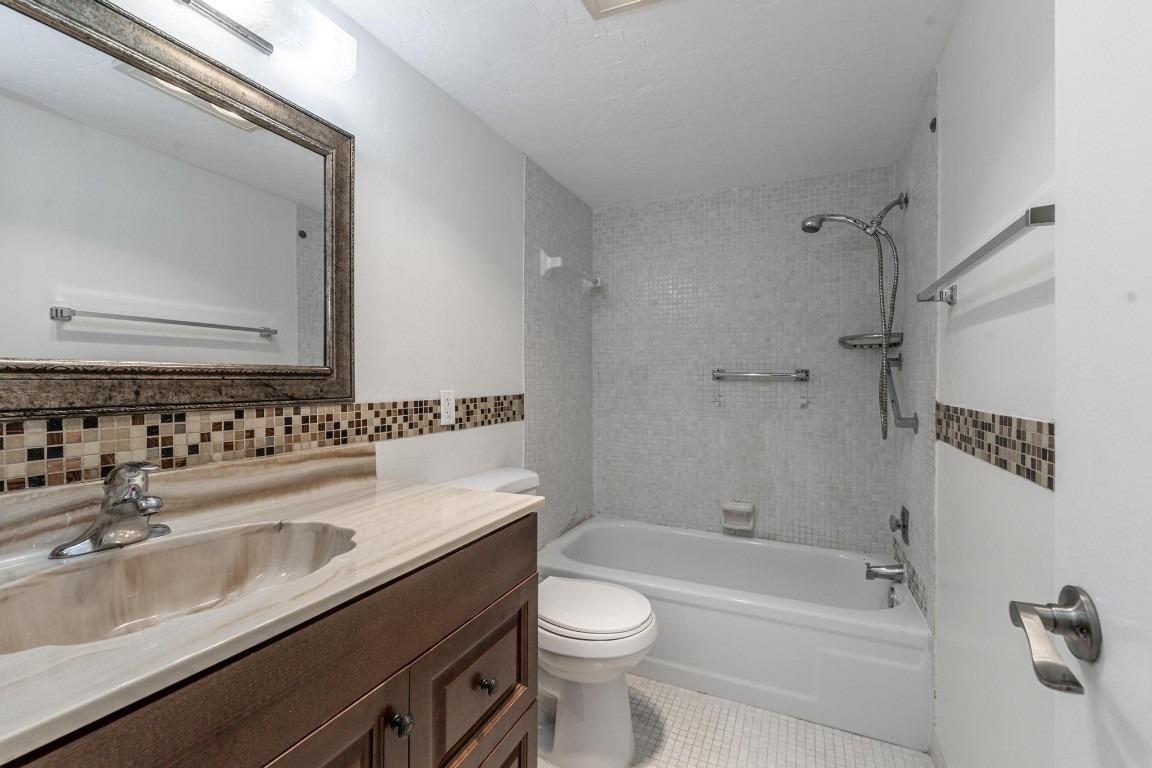 Aragon Blvd, Sunrise, FL 33322