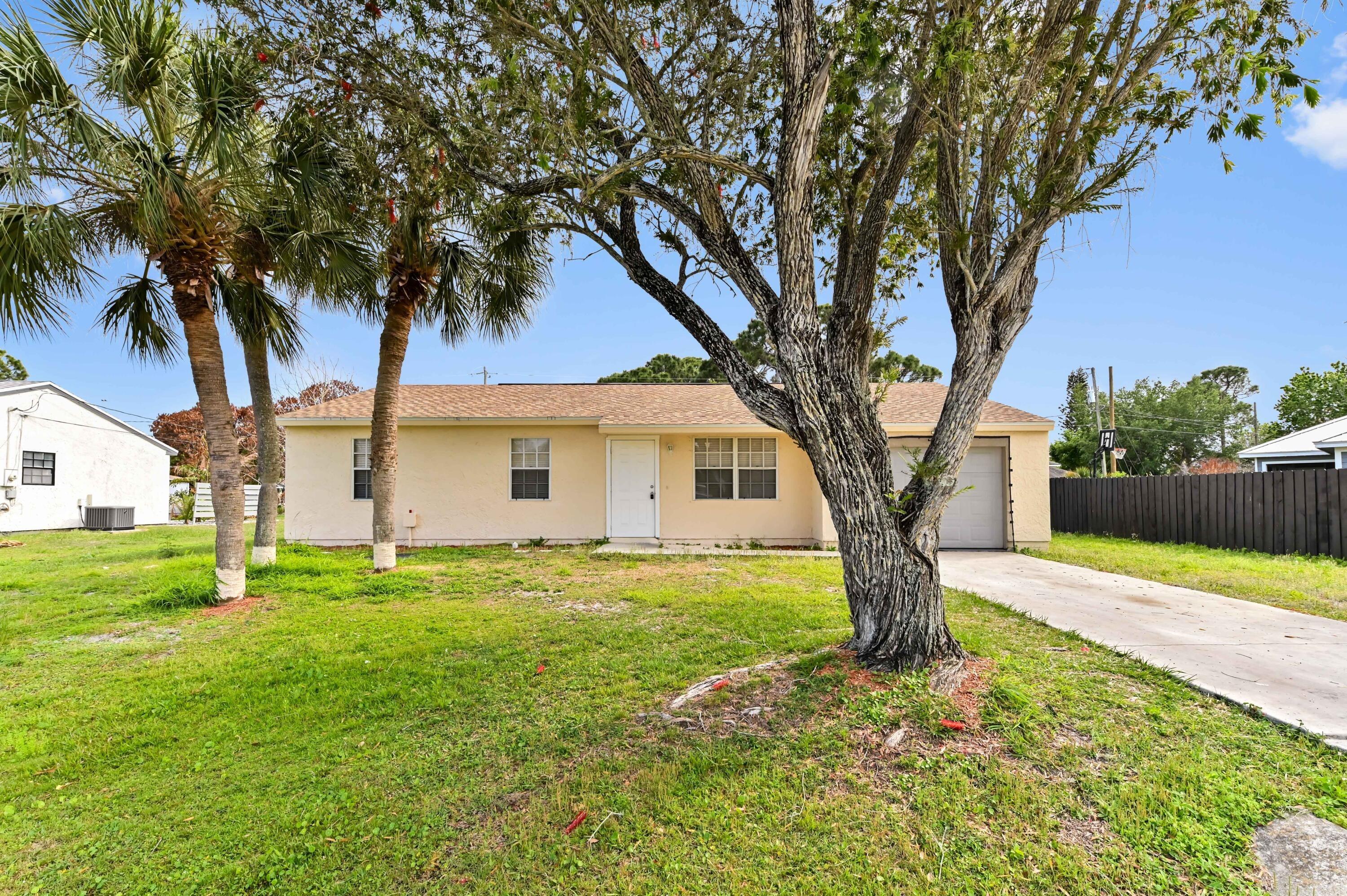 Se University Ter, Port Saint Lucie, FL 34952