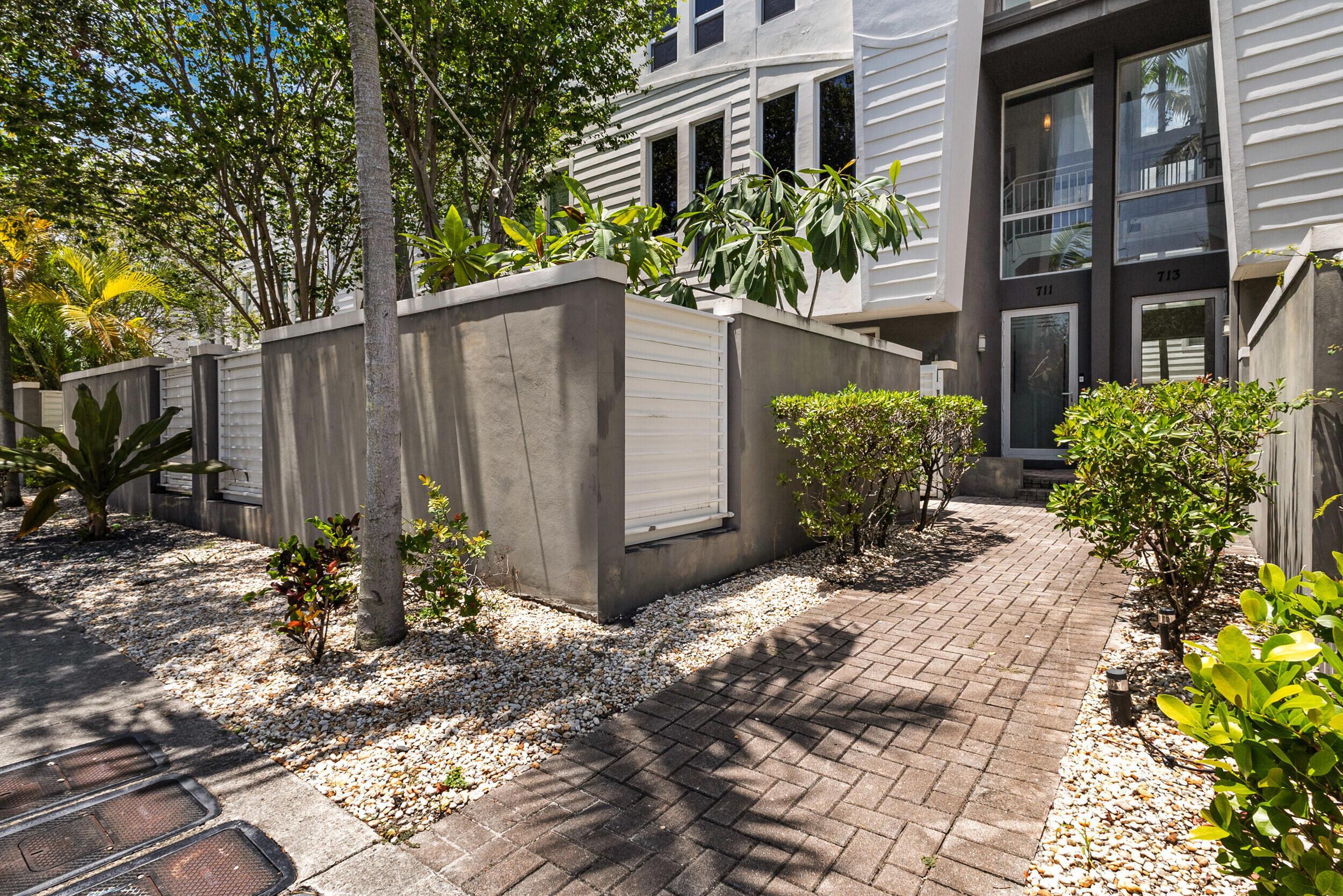 Se 16th Ct, Fort Lauderdale, FL 33316
