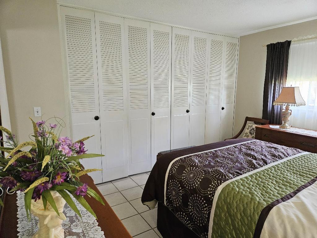 Crosley Dr E, West Palm Beach, FL 33415