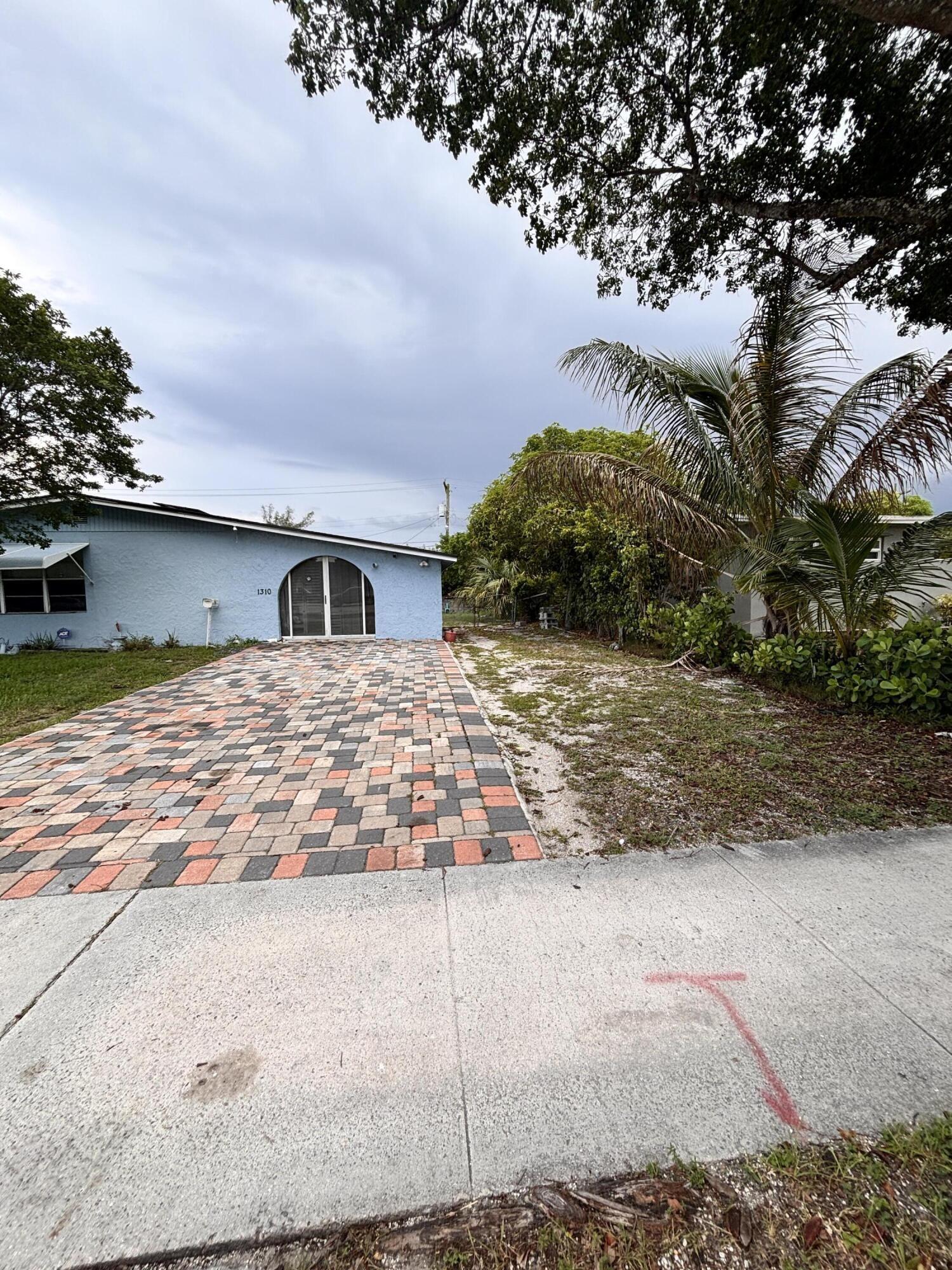 Palm Beach Lakes Blvd, West Palm Beach, FL 33401