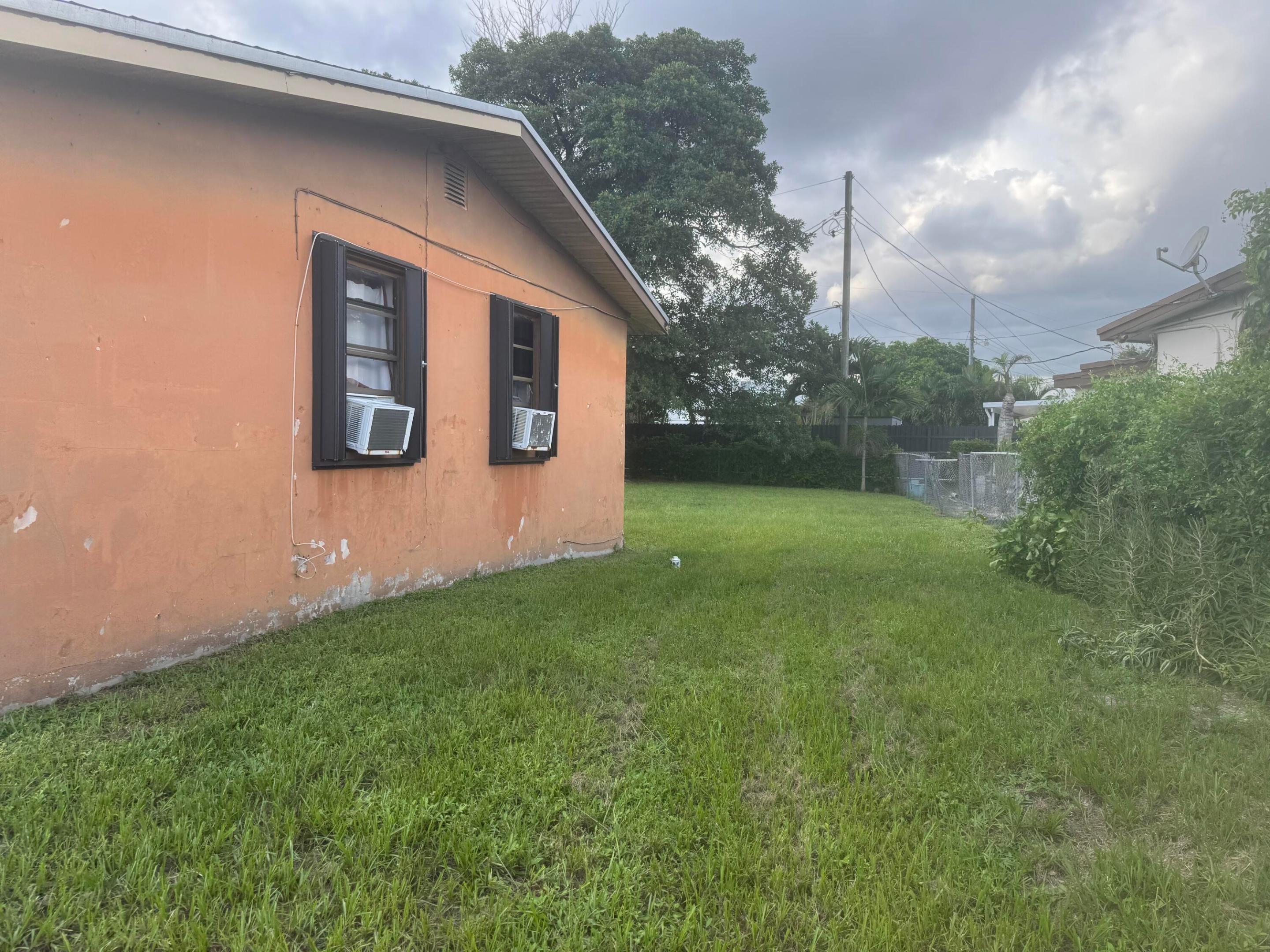 Harem Ave, Opa Locka, FL 33054