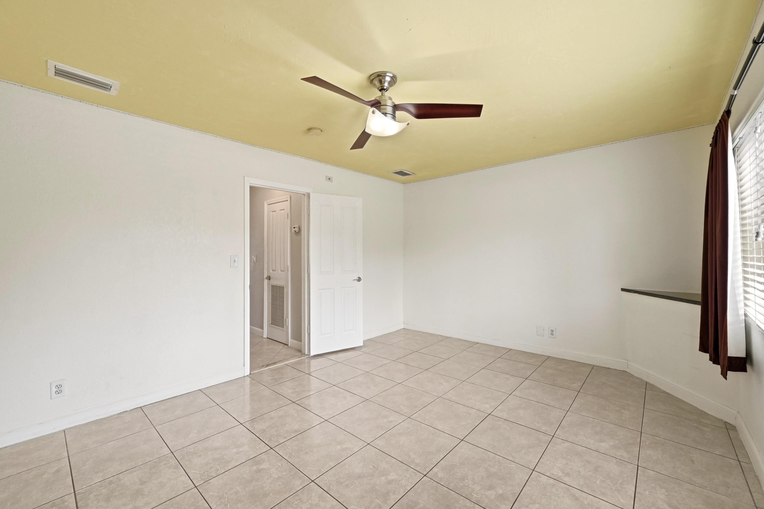 Ne 32nd St, Fort Lauderdale, FL 33306