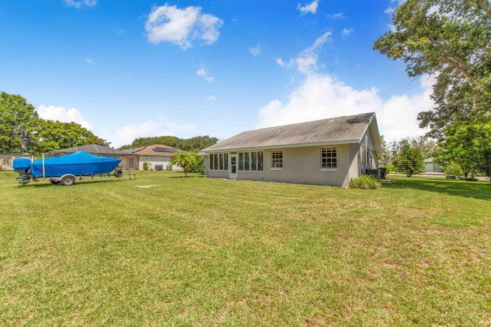 Liberty Ln, Auburndale, FL 33823
