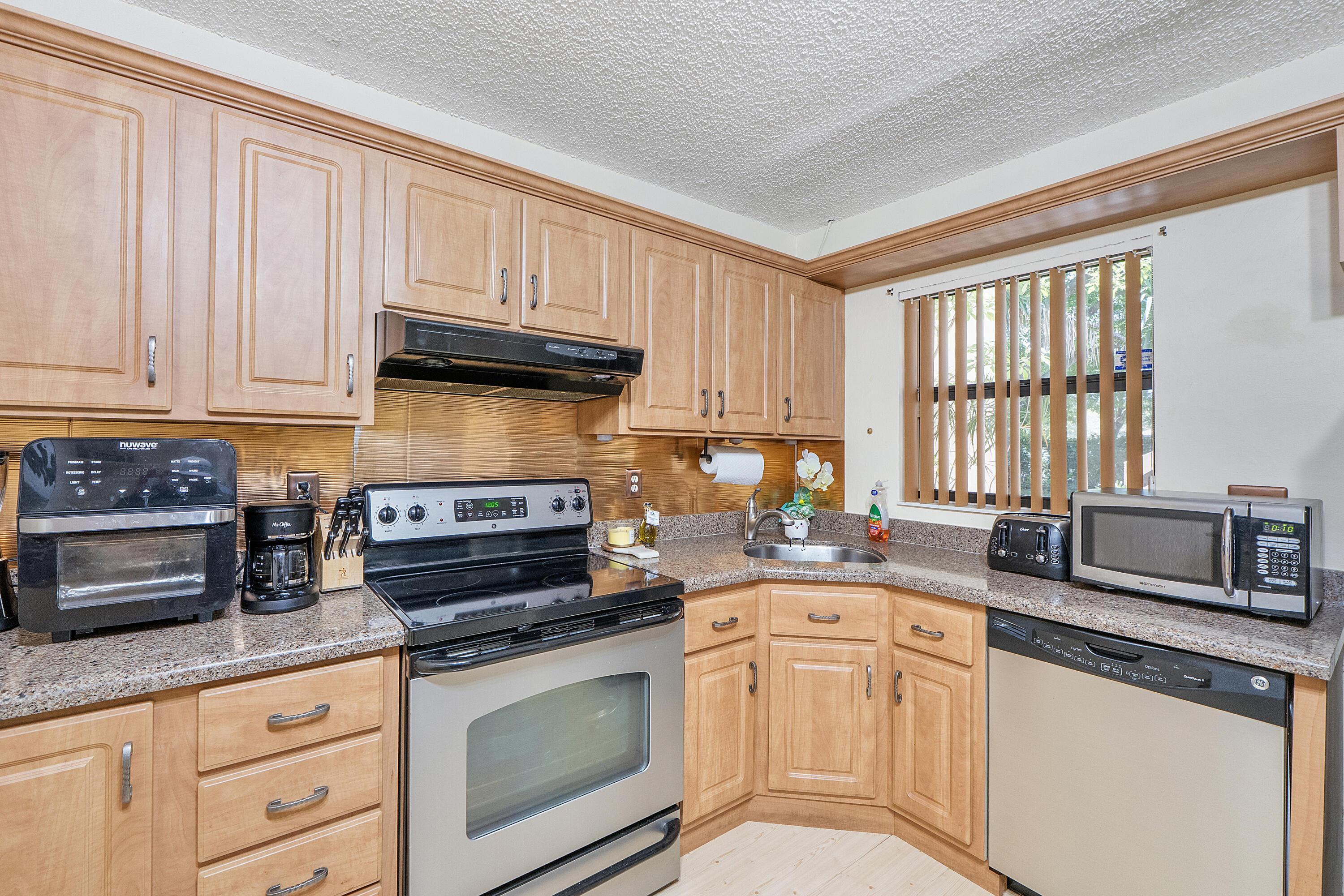 Nw 47th Ave, Coconut Creek, FL 33063