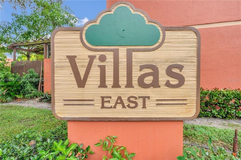 Laguna Ln, Pembroke Pines, FL 33026