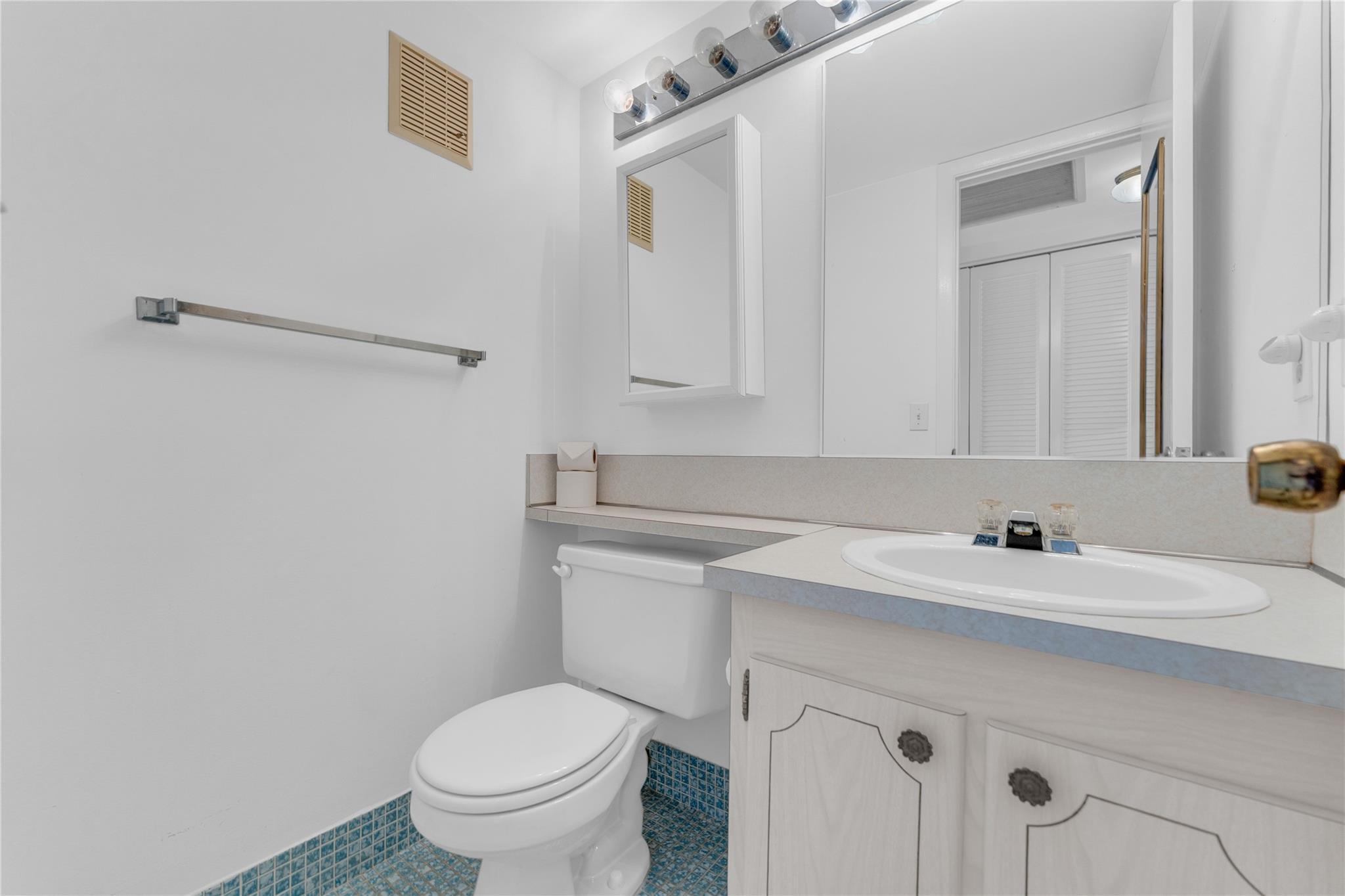 Westbury J, Deerfield Beach, FL 33442