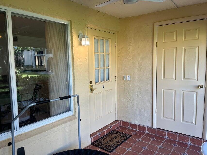 Pine Ridge Cir, Greenacres, FL 33463
