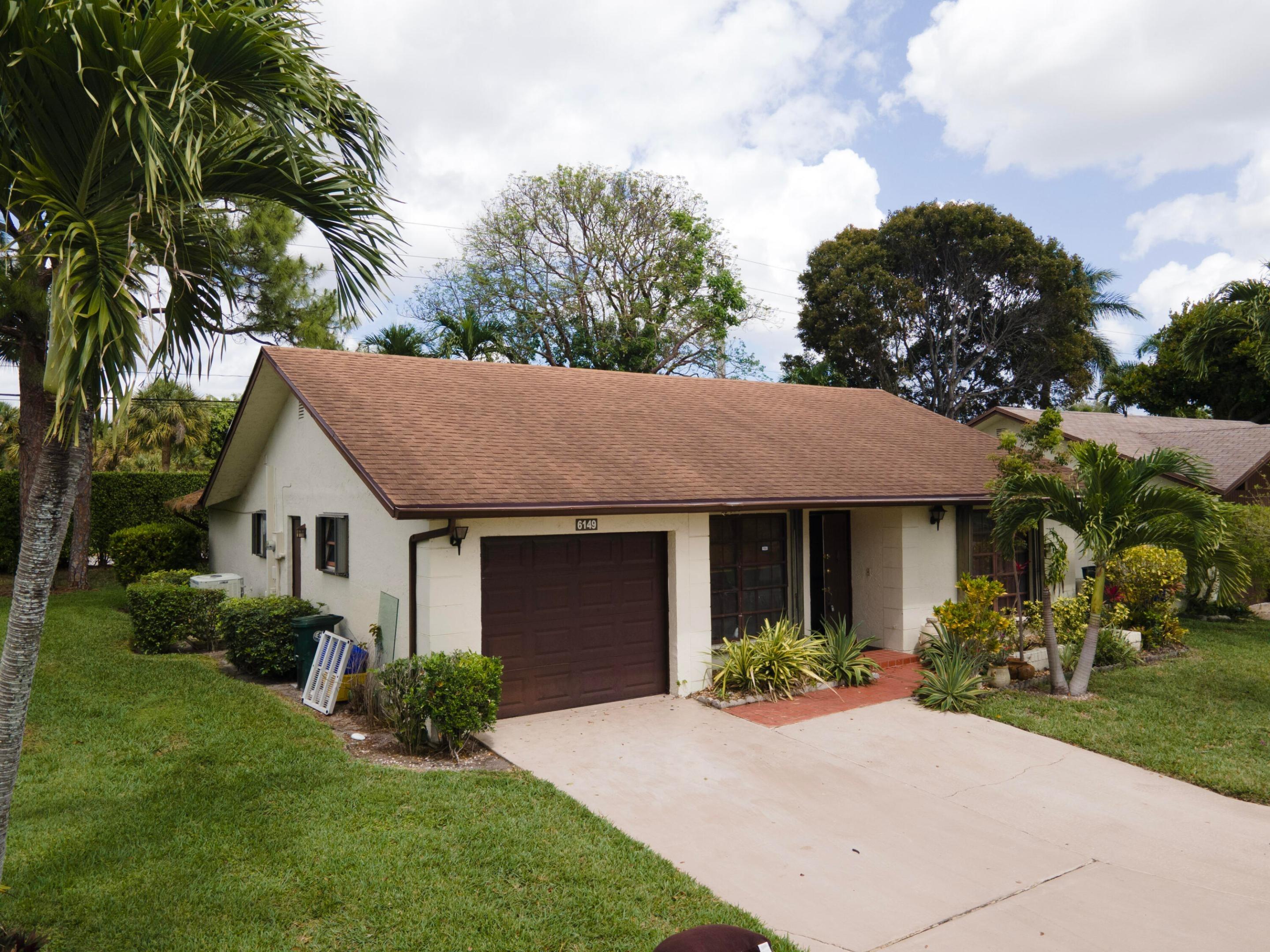 Olivewood Cir, Greenacres, FL 33463