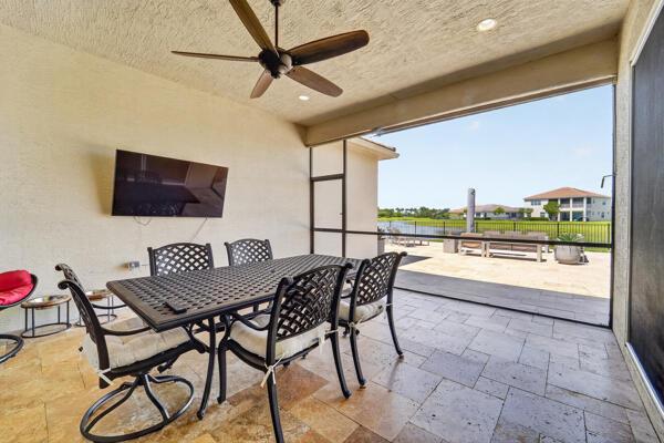 Goldfinch Cir, Loxahatchee, FL 33470