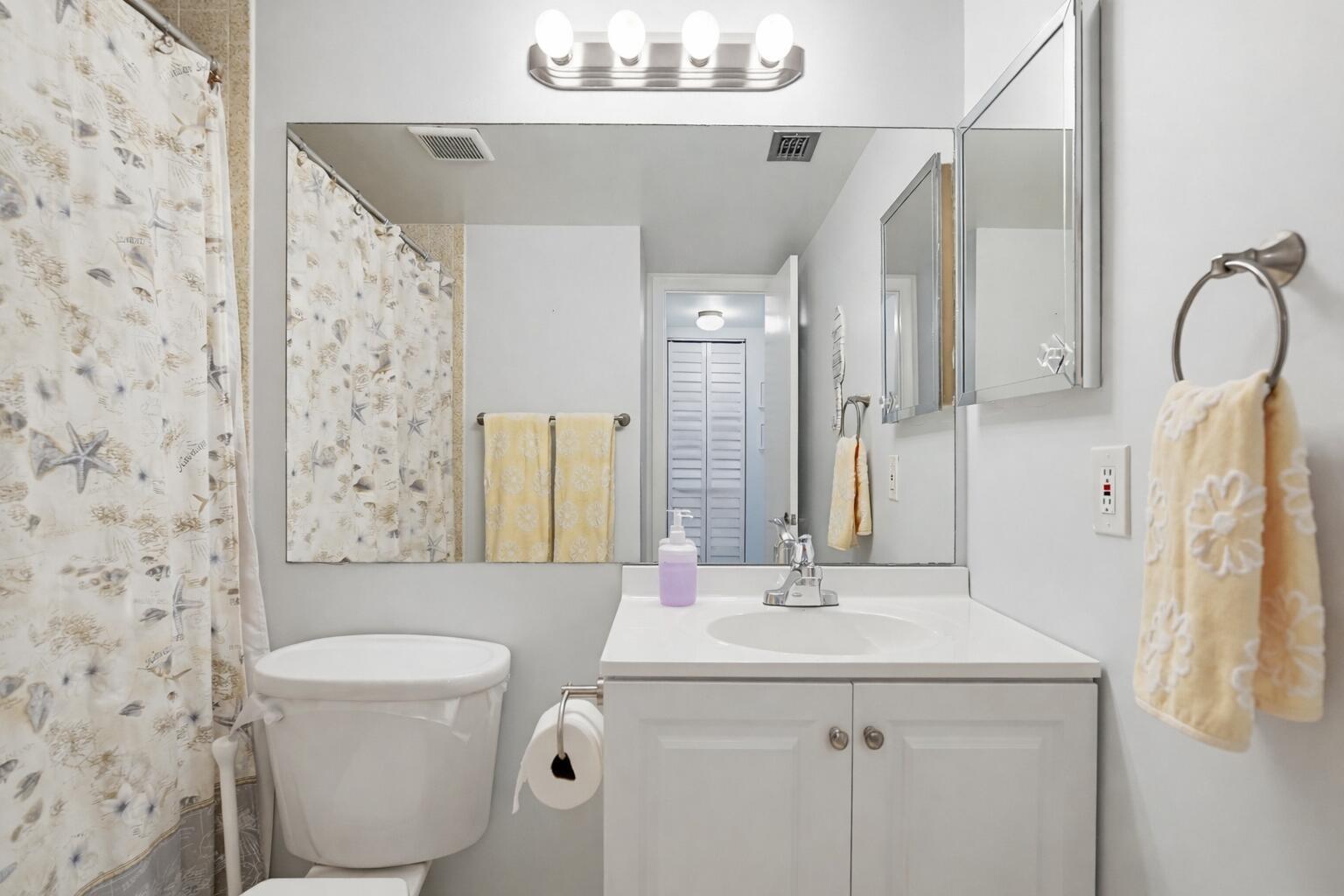 Lake Pine Cir, Greenacres, FL 33463