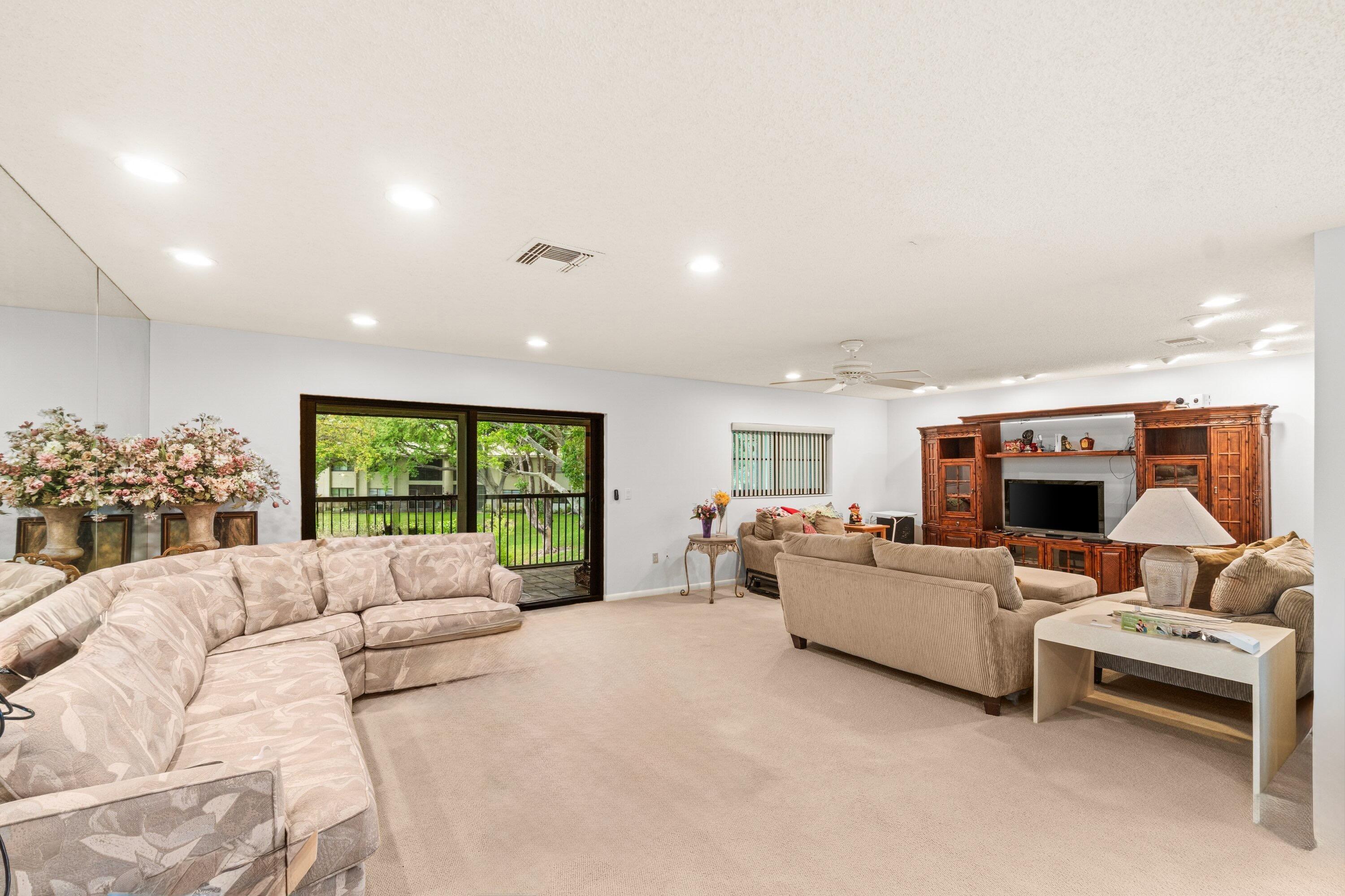 Stratford Ln W, Boynton Beach, FL 33436