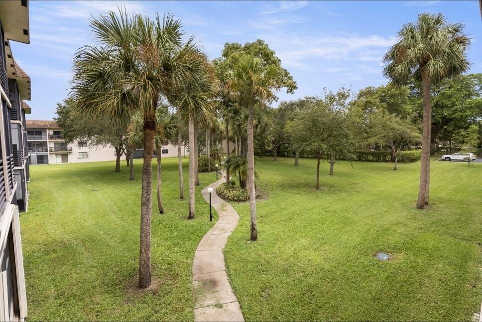N Sabal Palm Blvd, Tamarac, FL 33319
