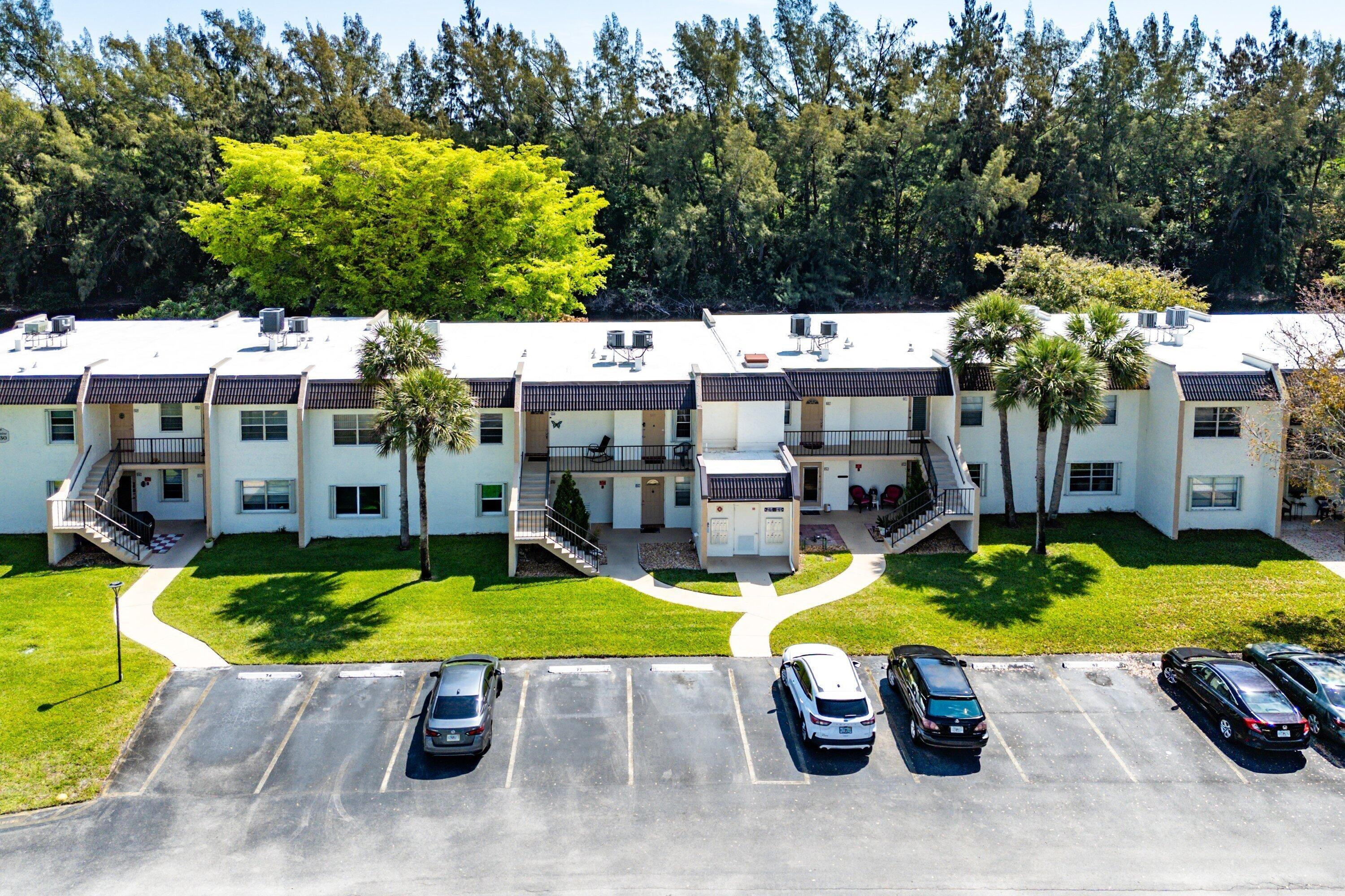 Lake Meryl Dr, West Palm Beach, FL 33411