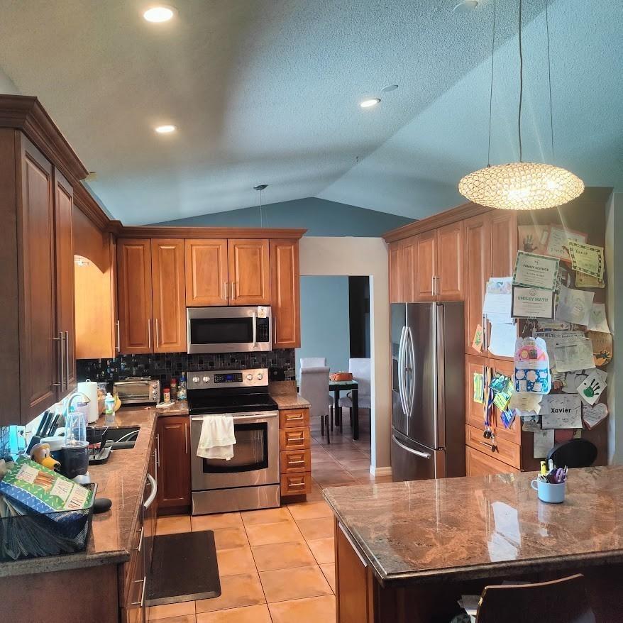 W 84th St, Los Angeles, CA 90047